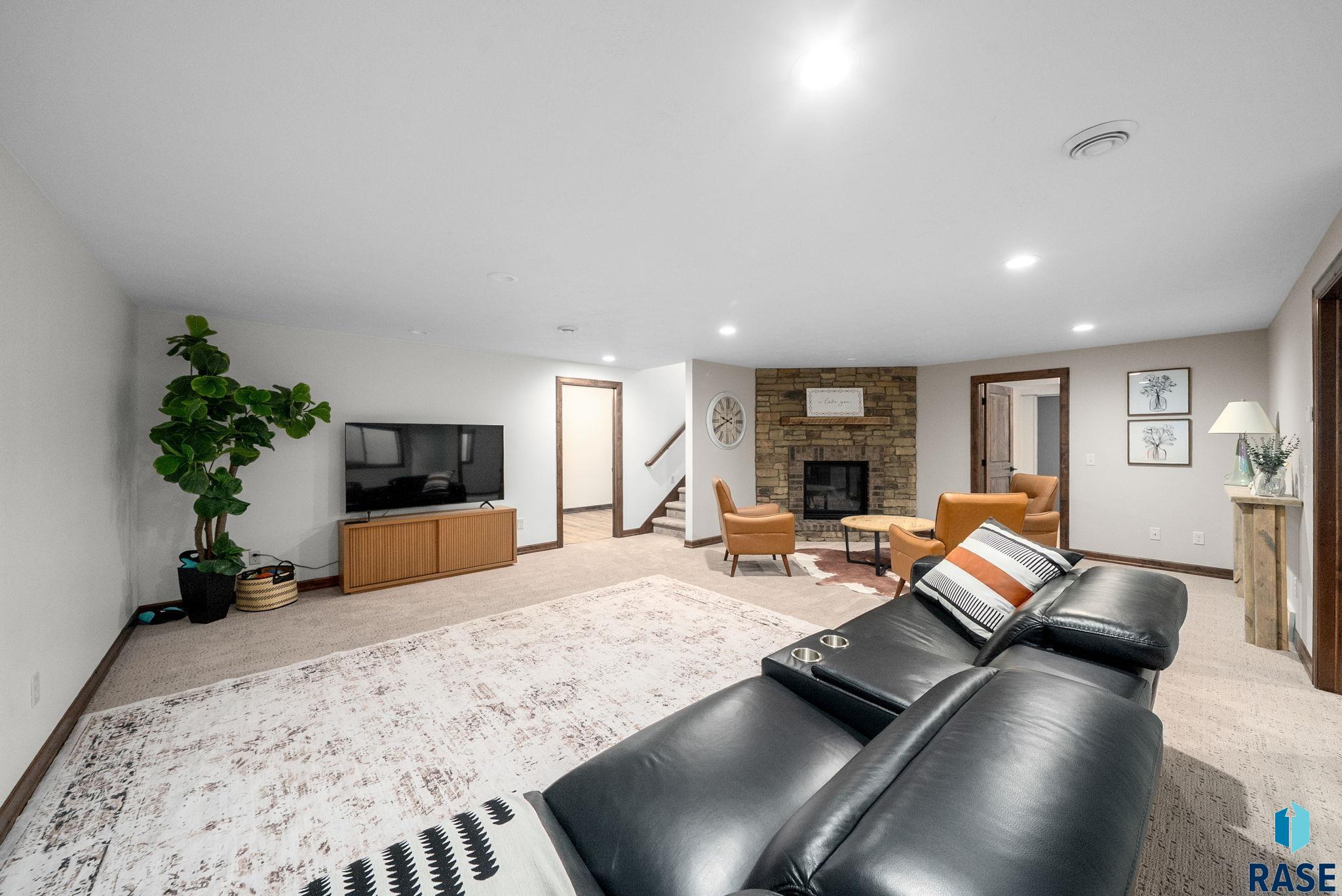 4900 E Cattail Dr