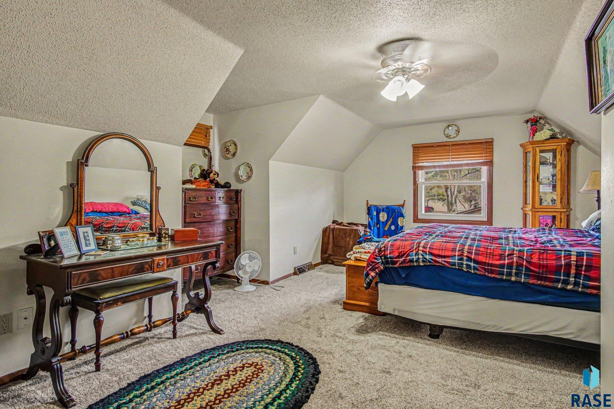4409 E Lexington Cir