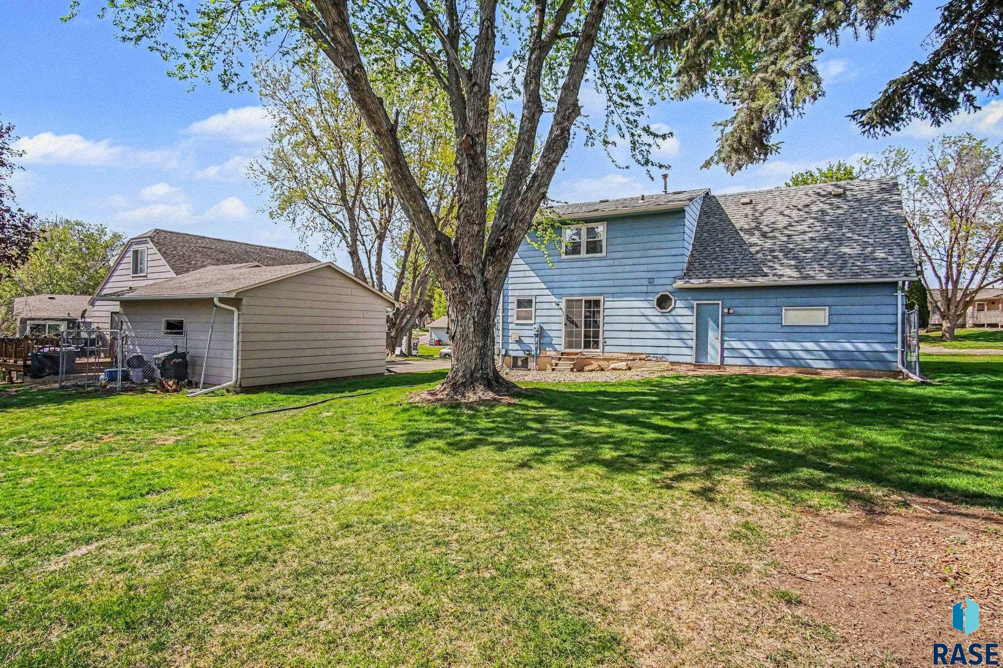 4409 E Lexington Cir