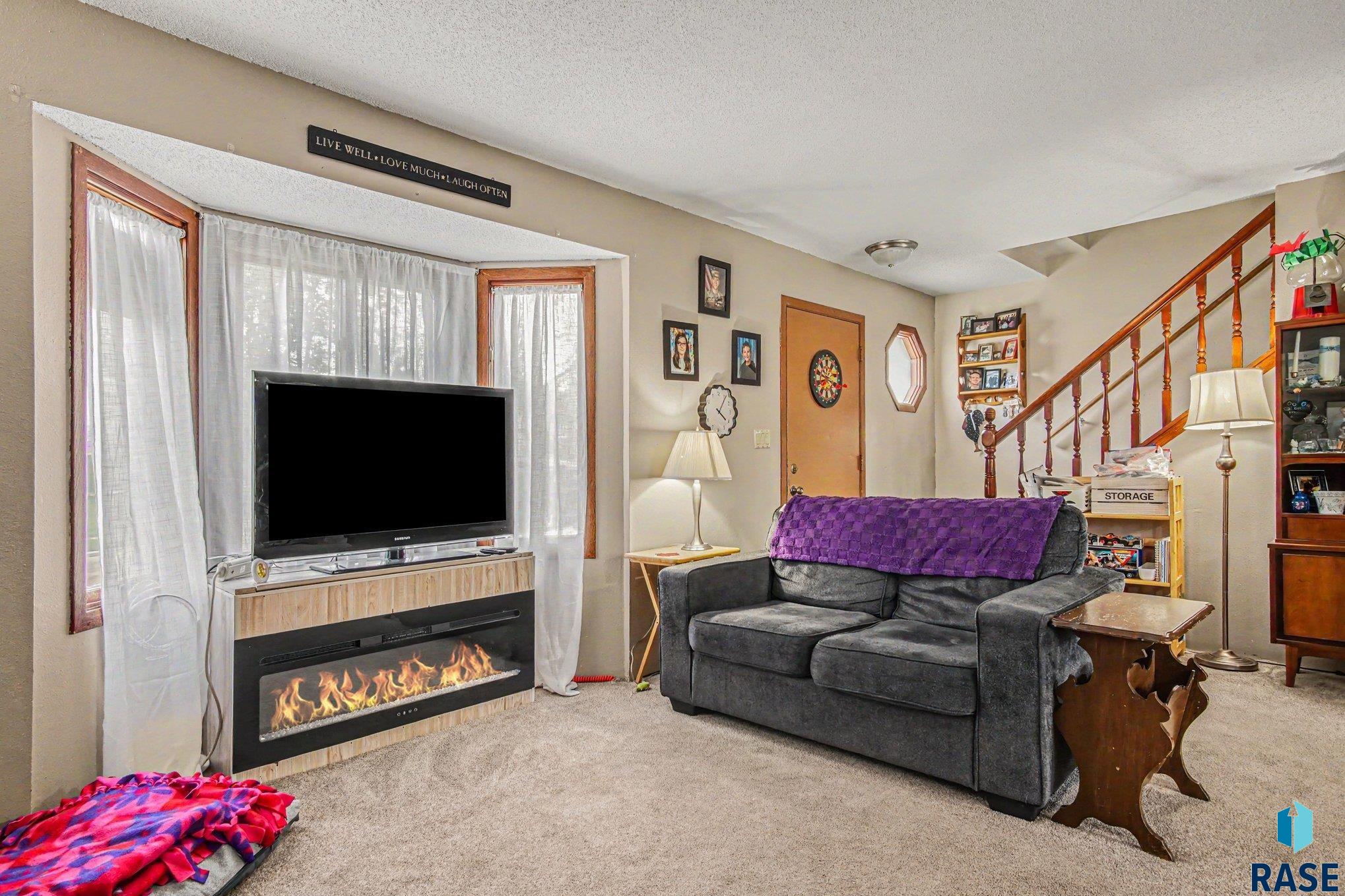 4409 E Lexington Cir