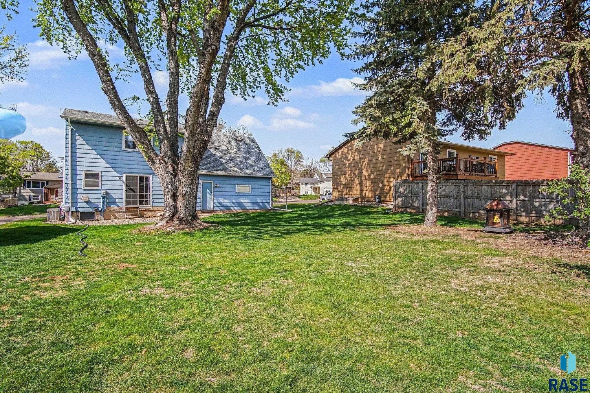 4409 E Lexington Cir
