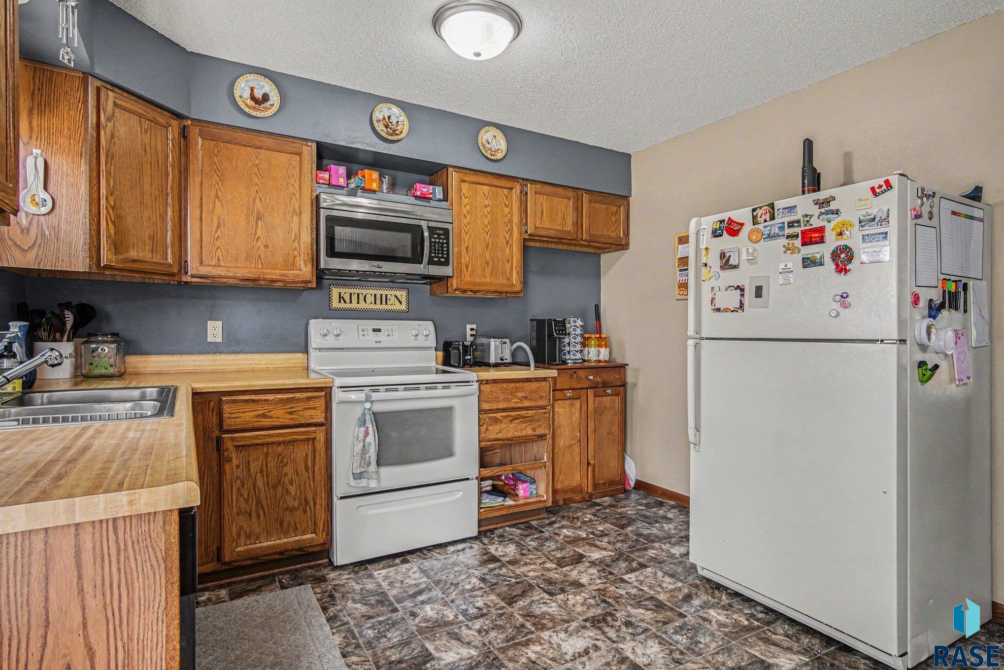 4409 E Lexington Cir