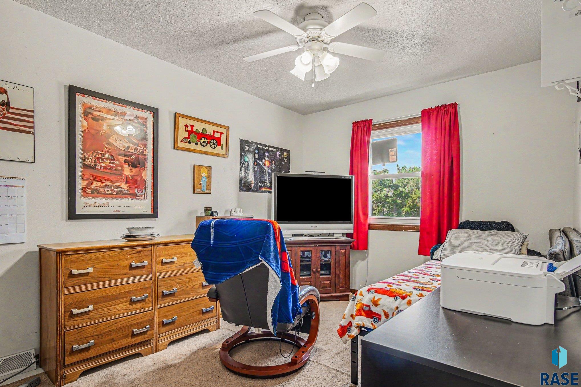 4409 E Lexington Cir