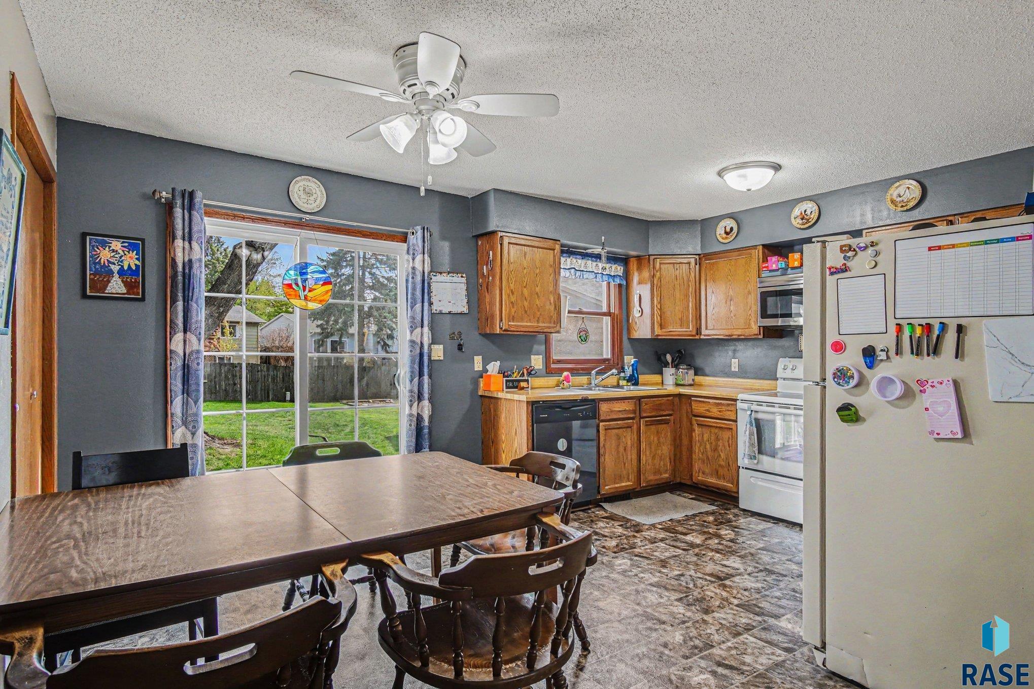 4409 E Lexington Cir