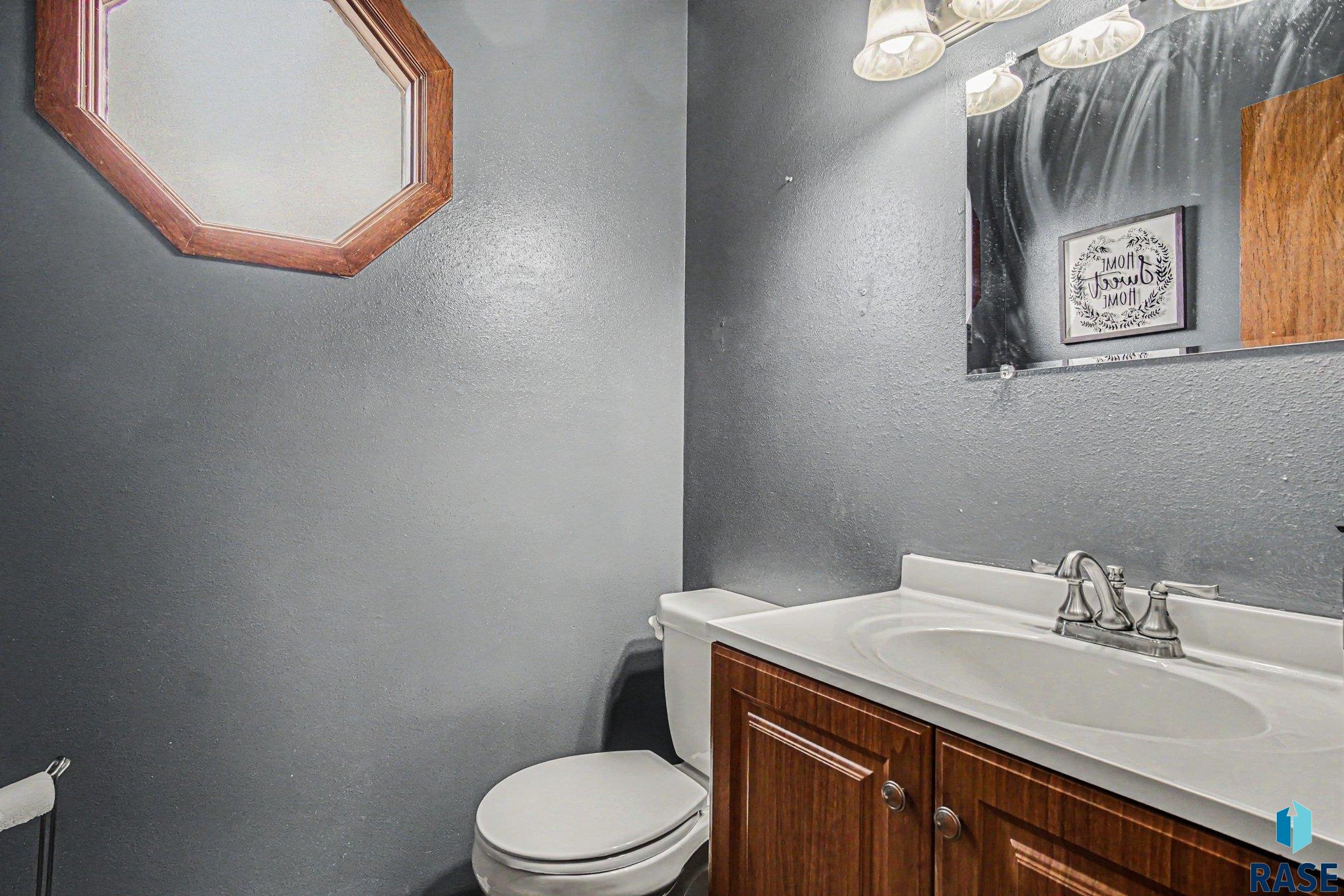 4409 E Lexington Cir