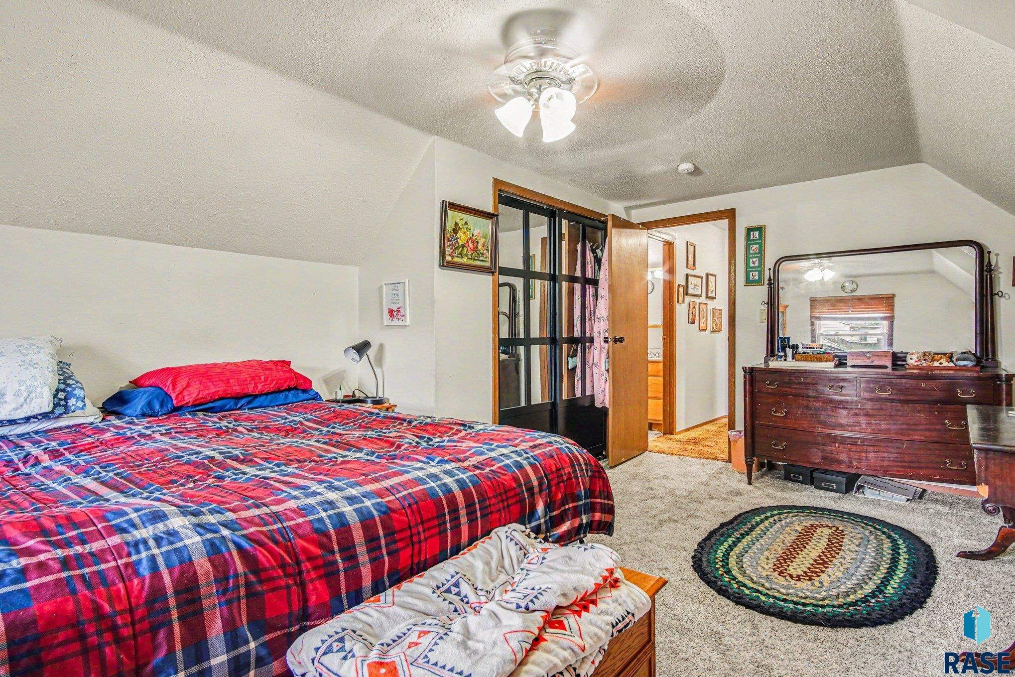 4409 E Lexington Cir