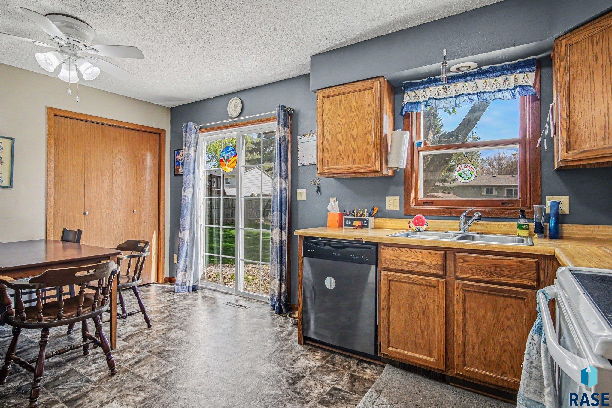 4409 E Lexington Cir