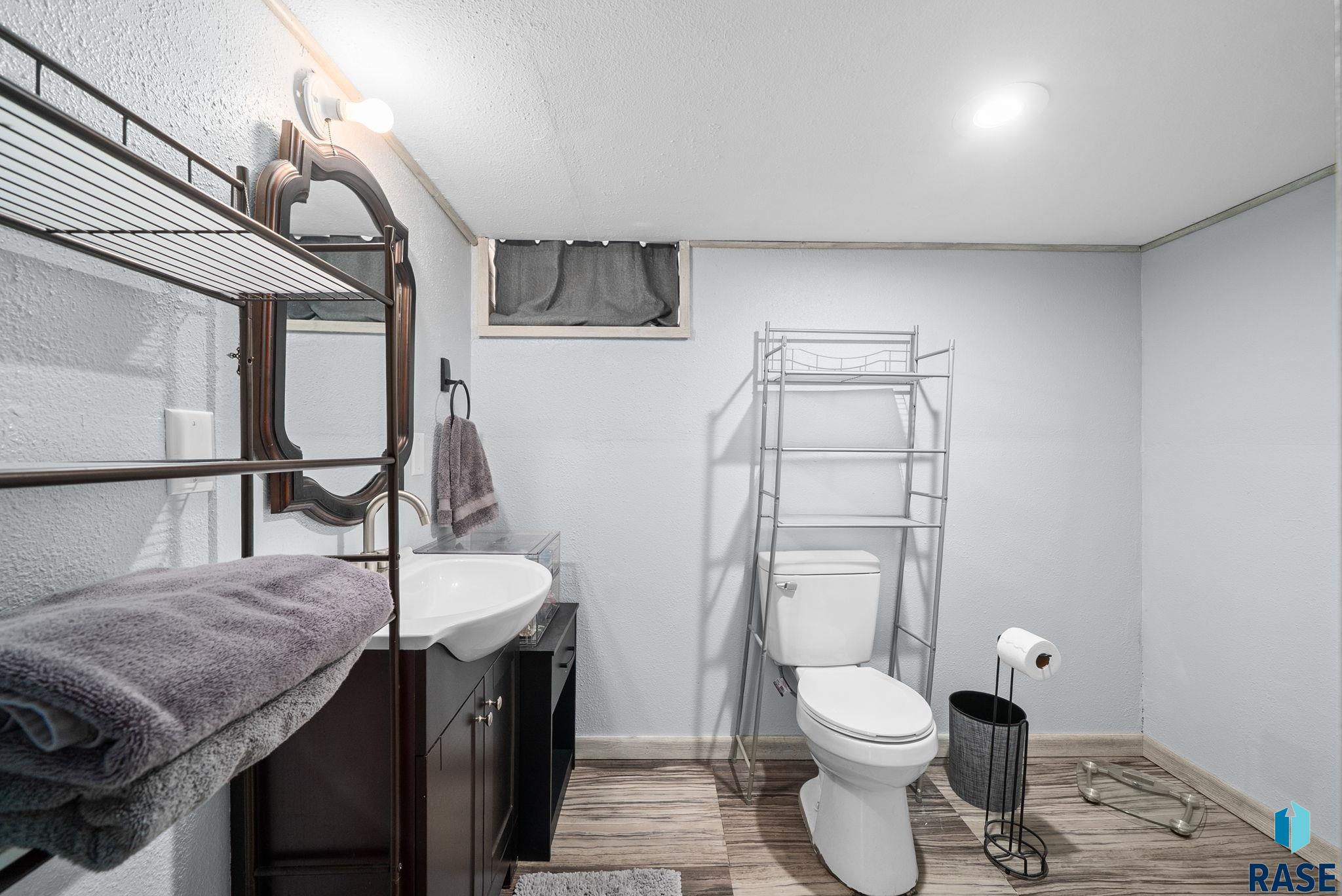 315 W 30th St
