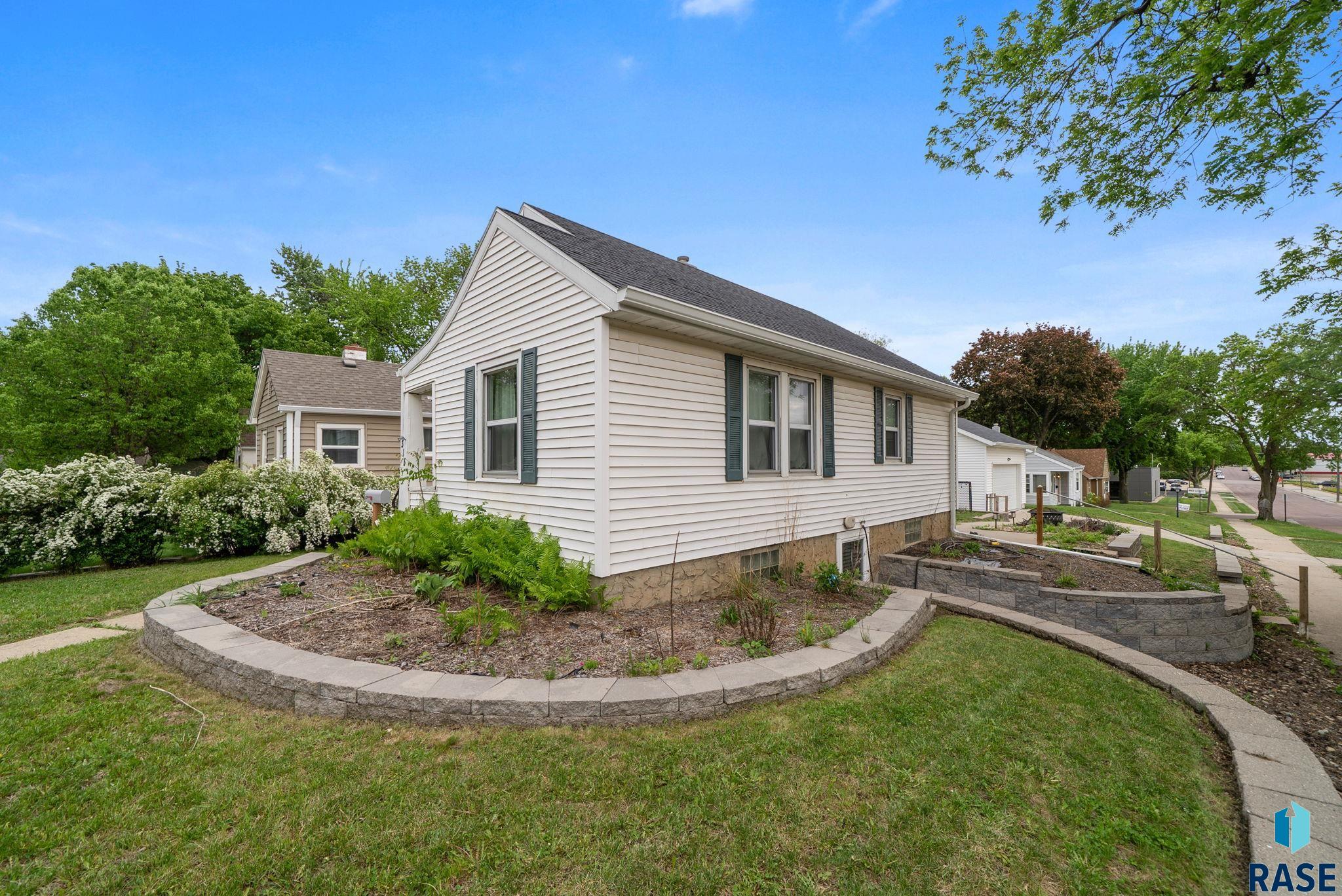 315 W 30th St