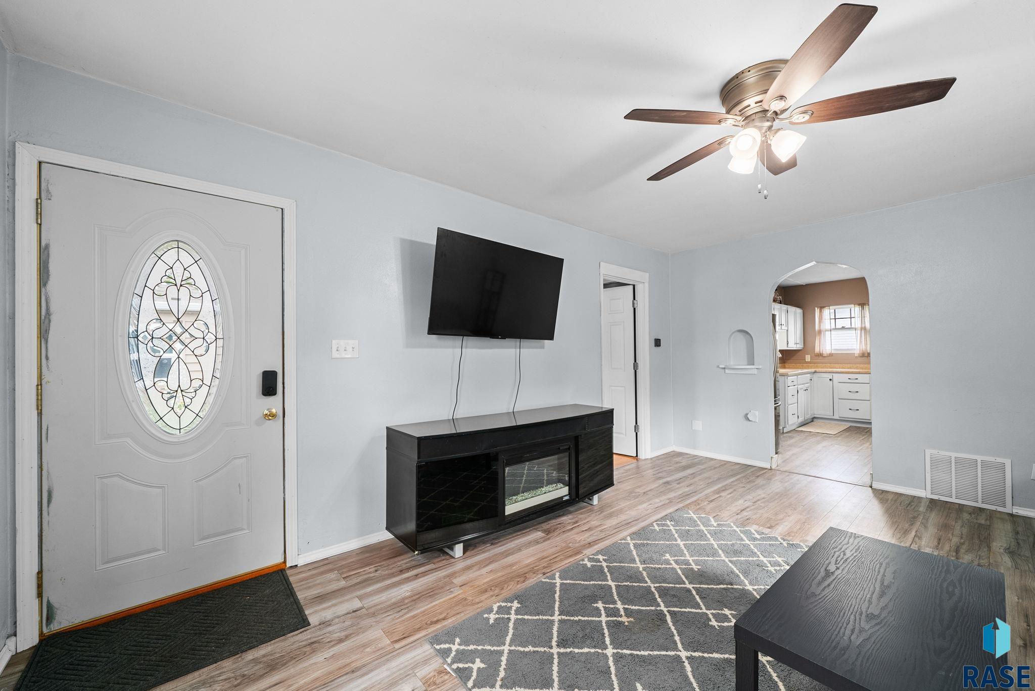 315 W 30th St