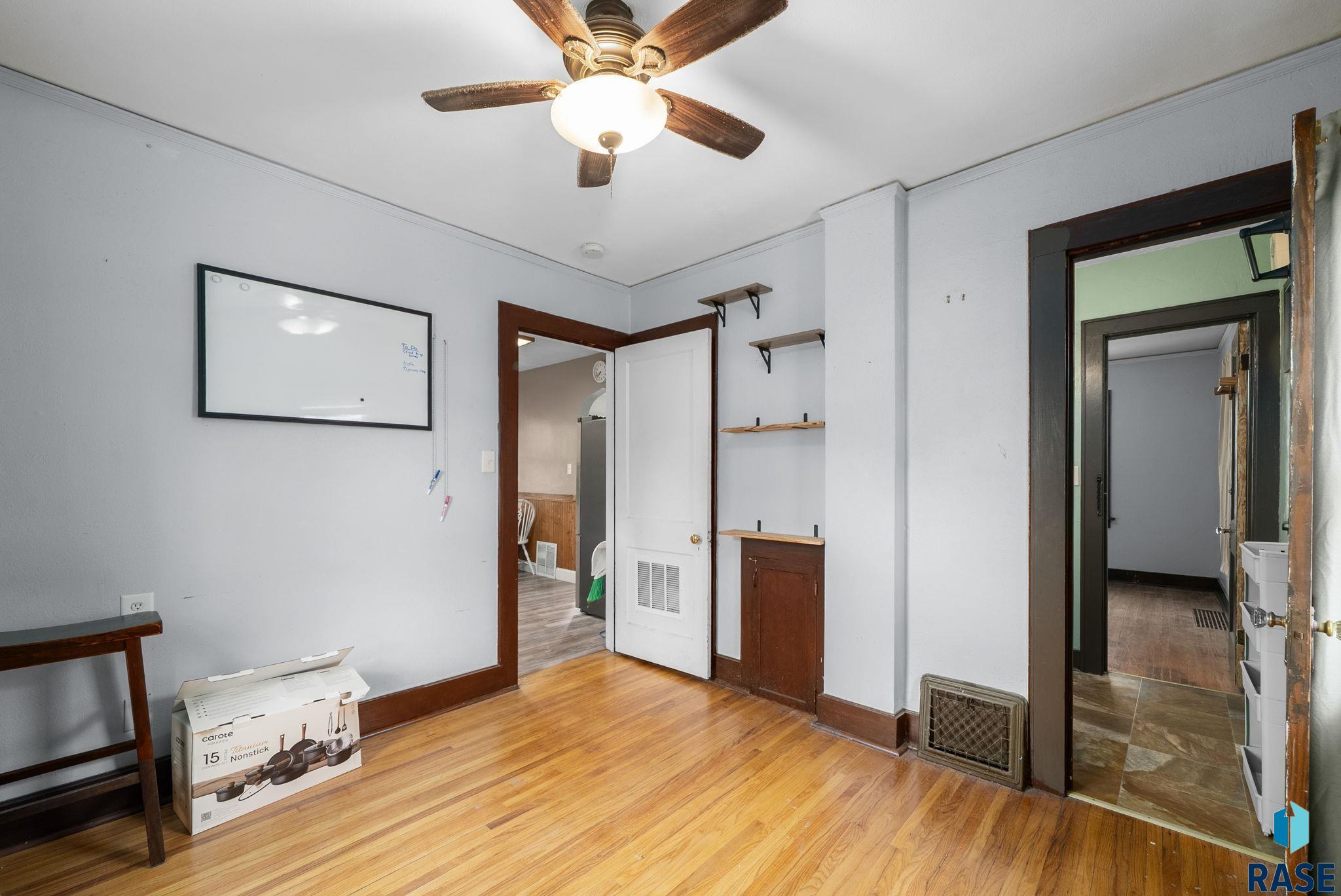 315 W 30th St