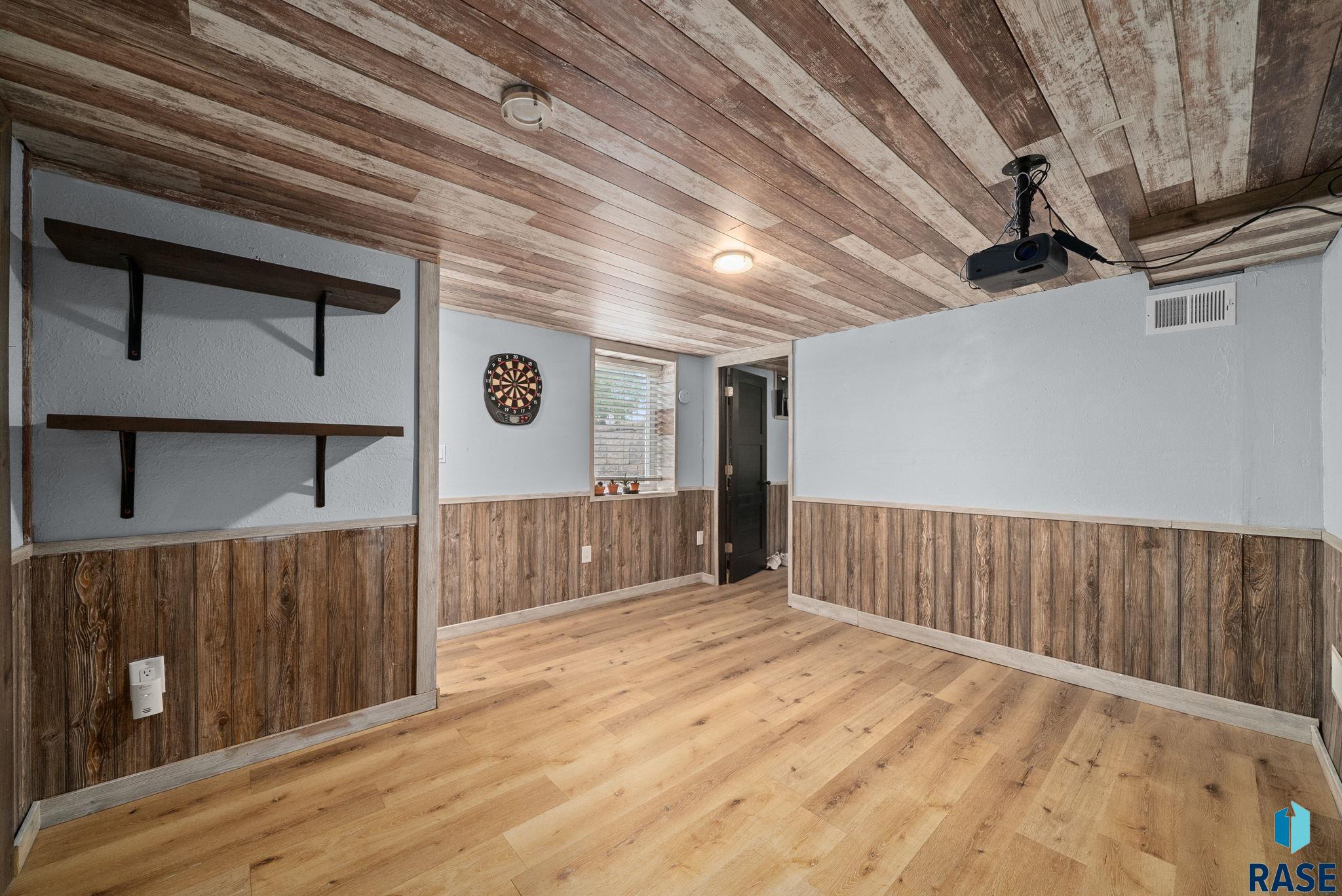 315 W 30th St