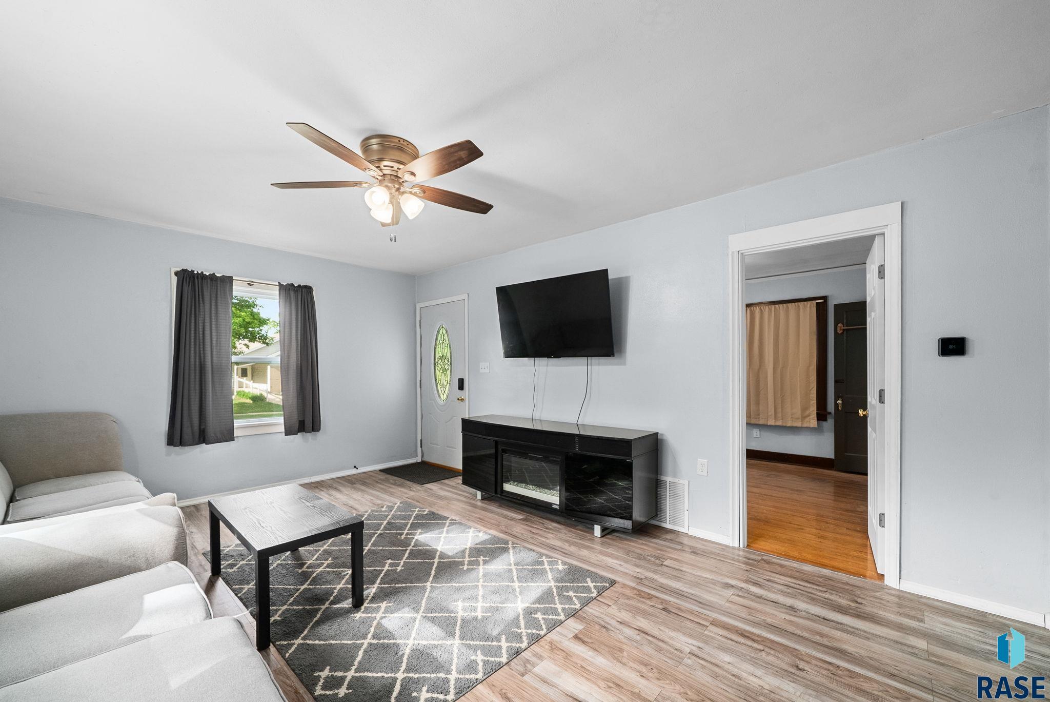 315 W 30th St