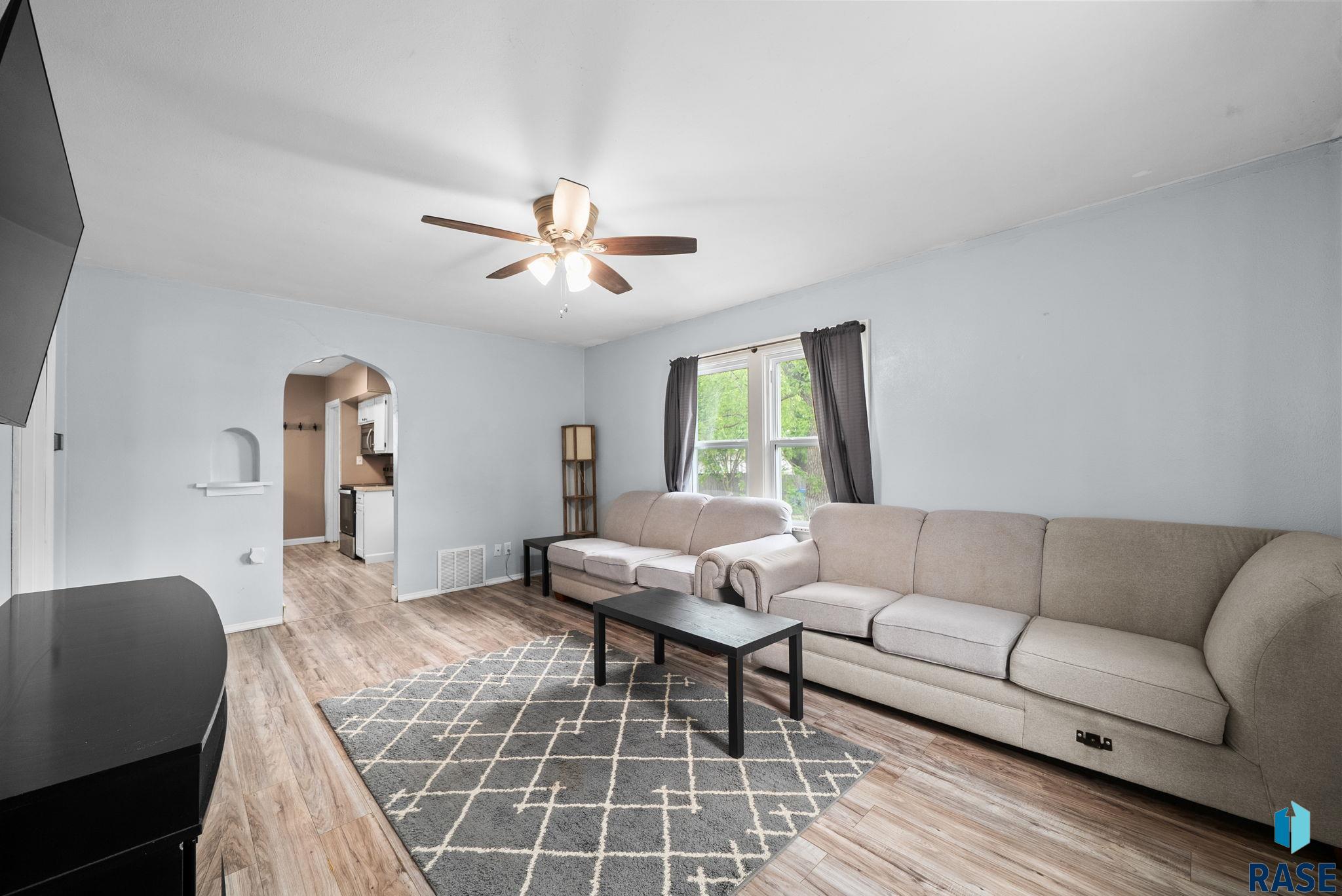 315 W 30th St