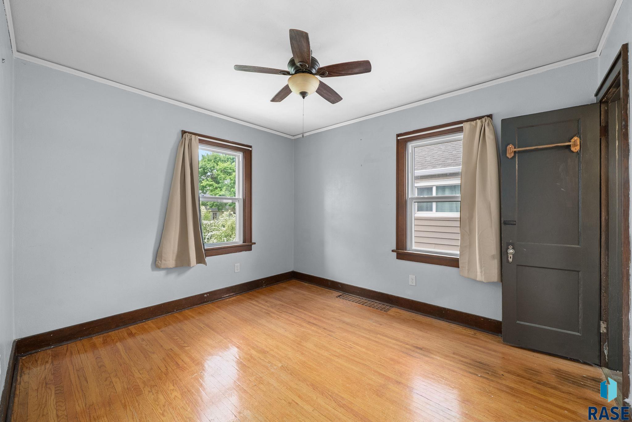 315 W 30th St