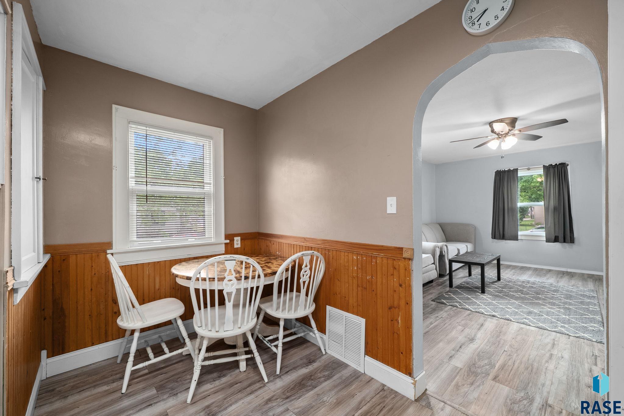 315 W 30th St