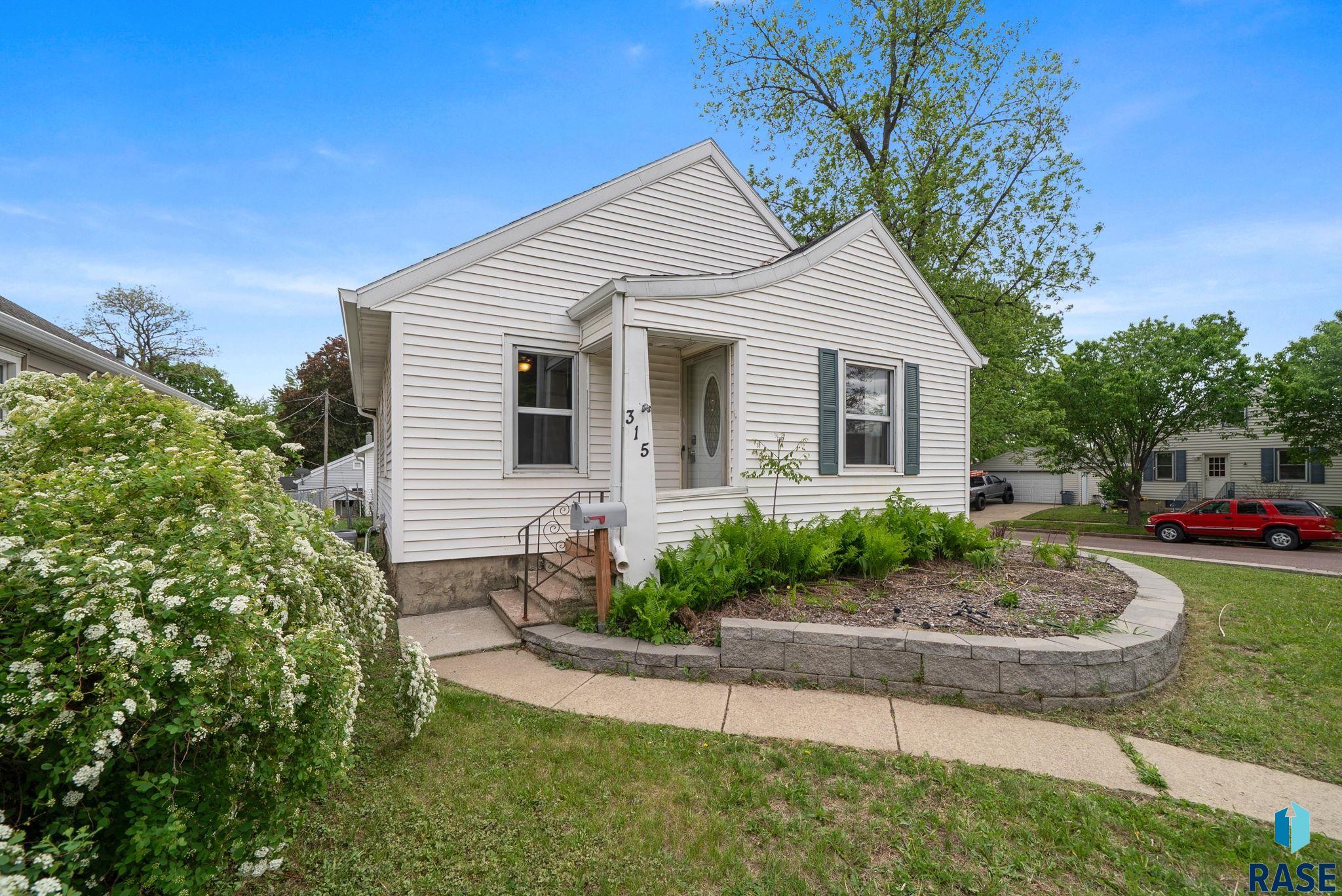 315 W 30th St