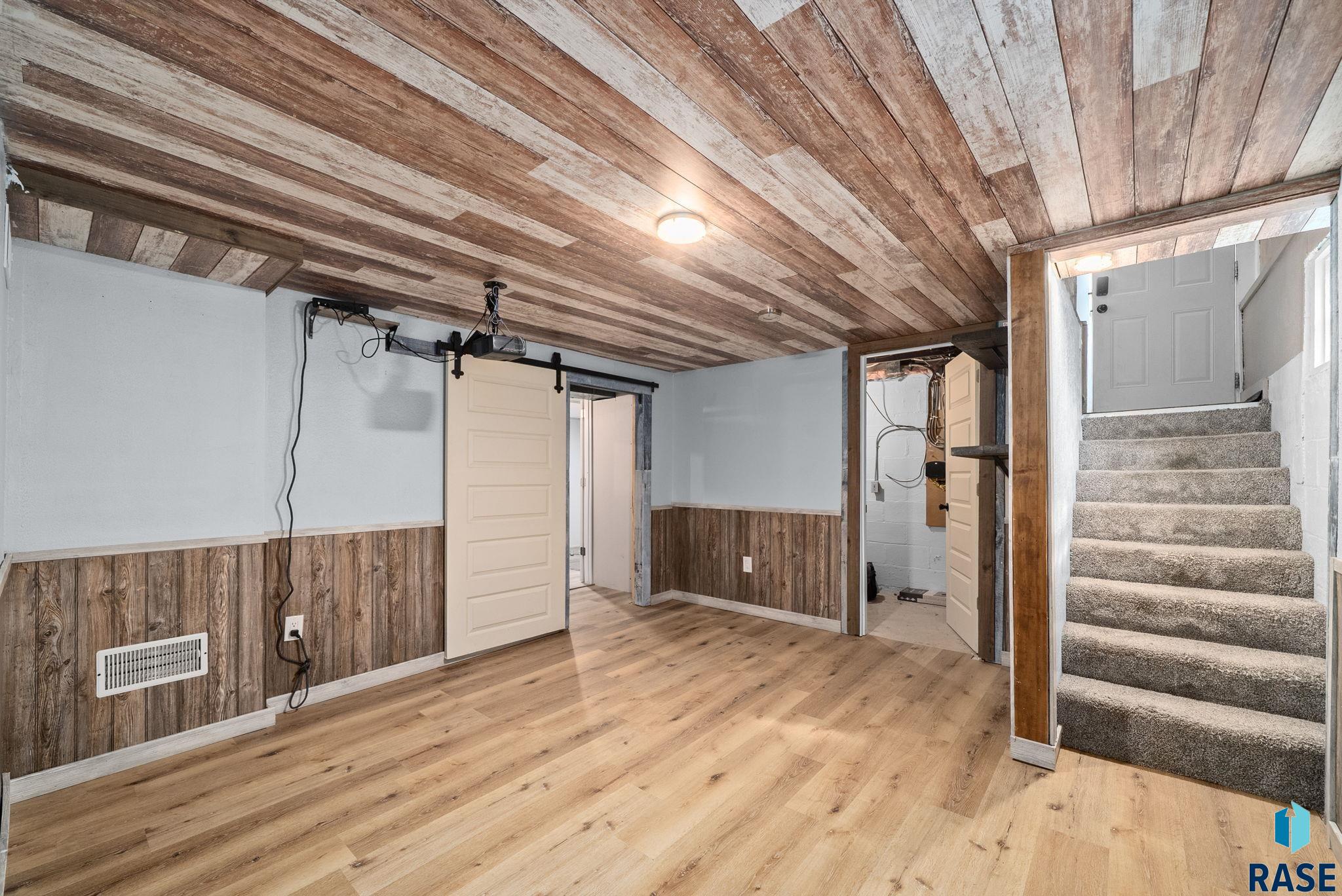315 W 30th St