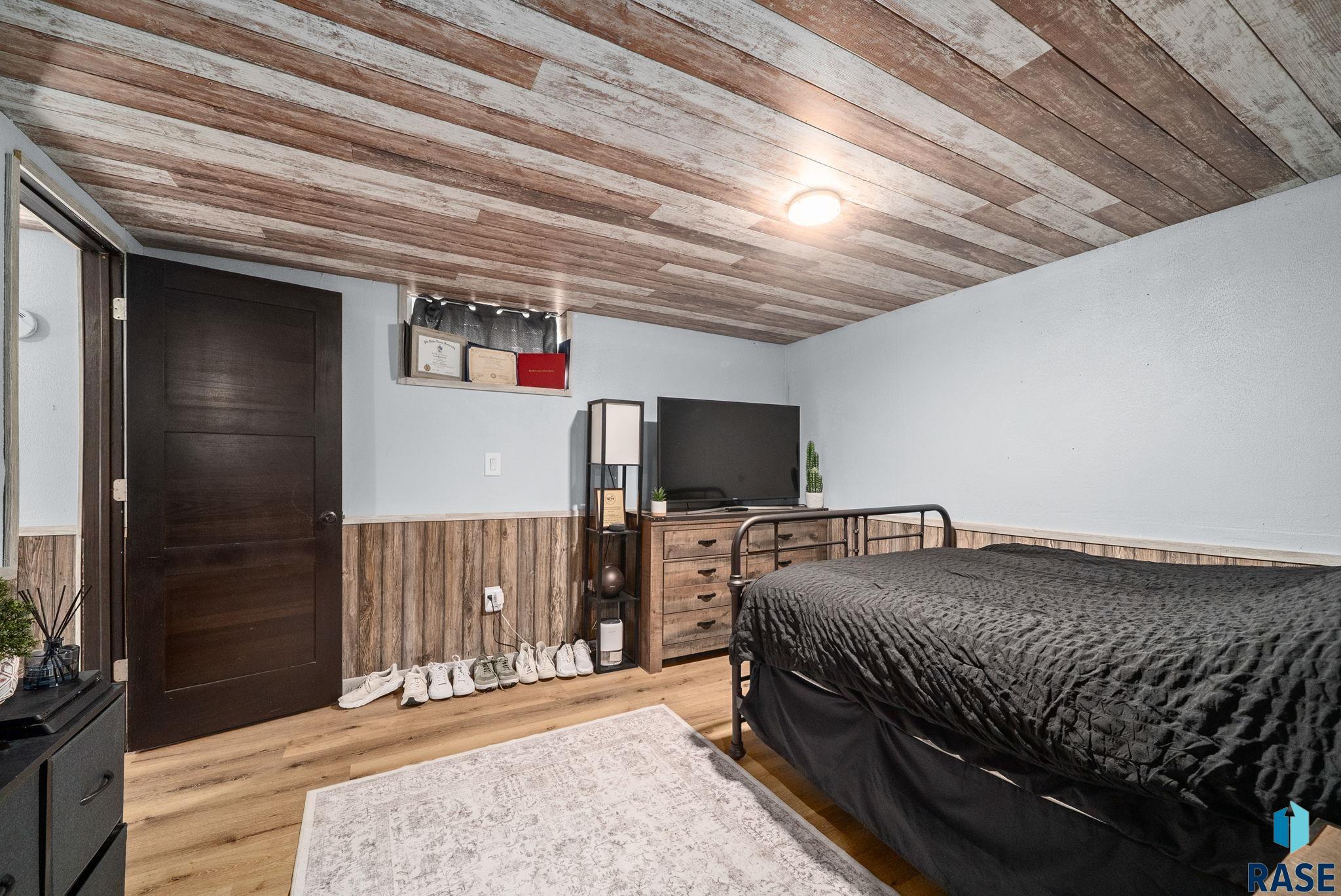 315 W 30th St