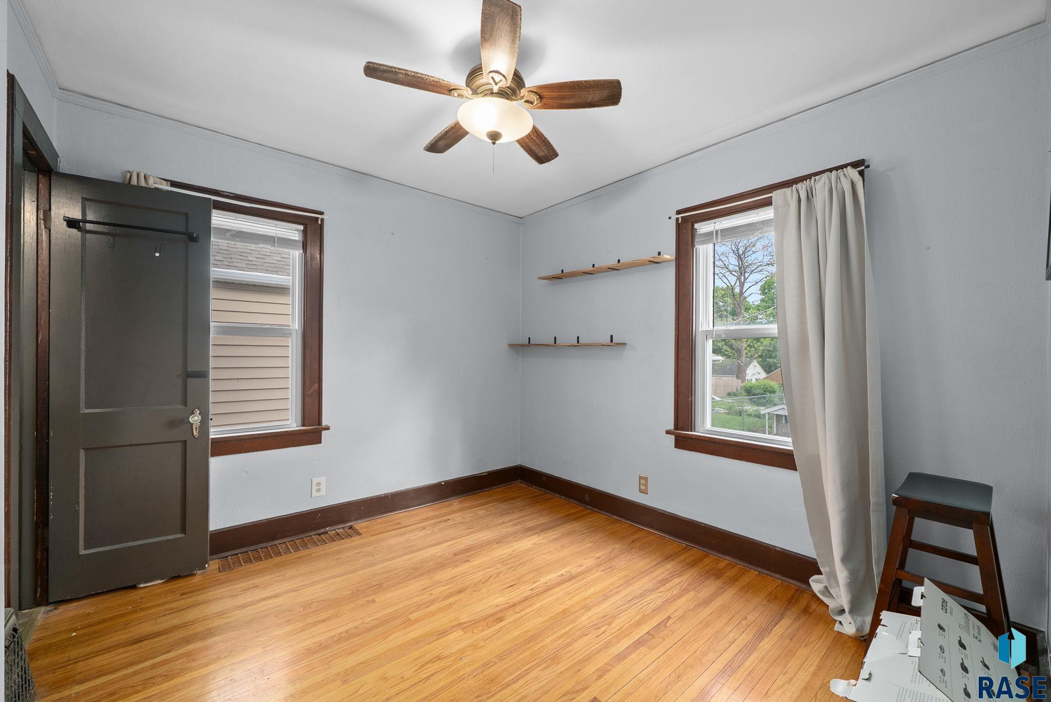 315 W 30th St