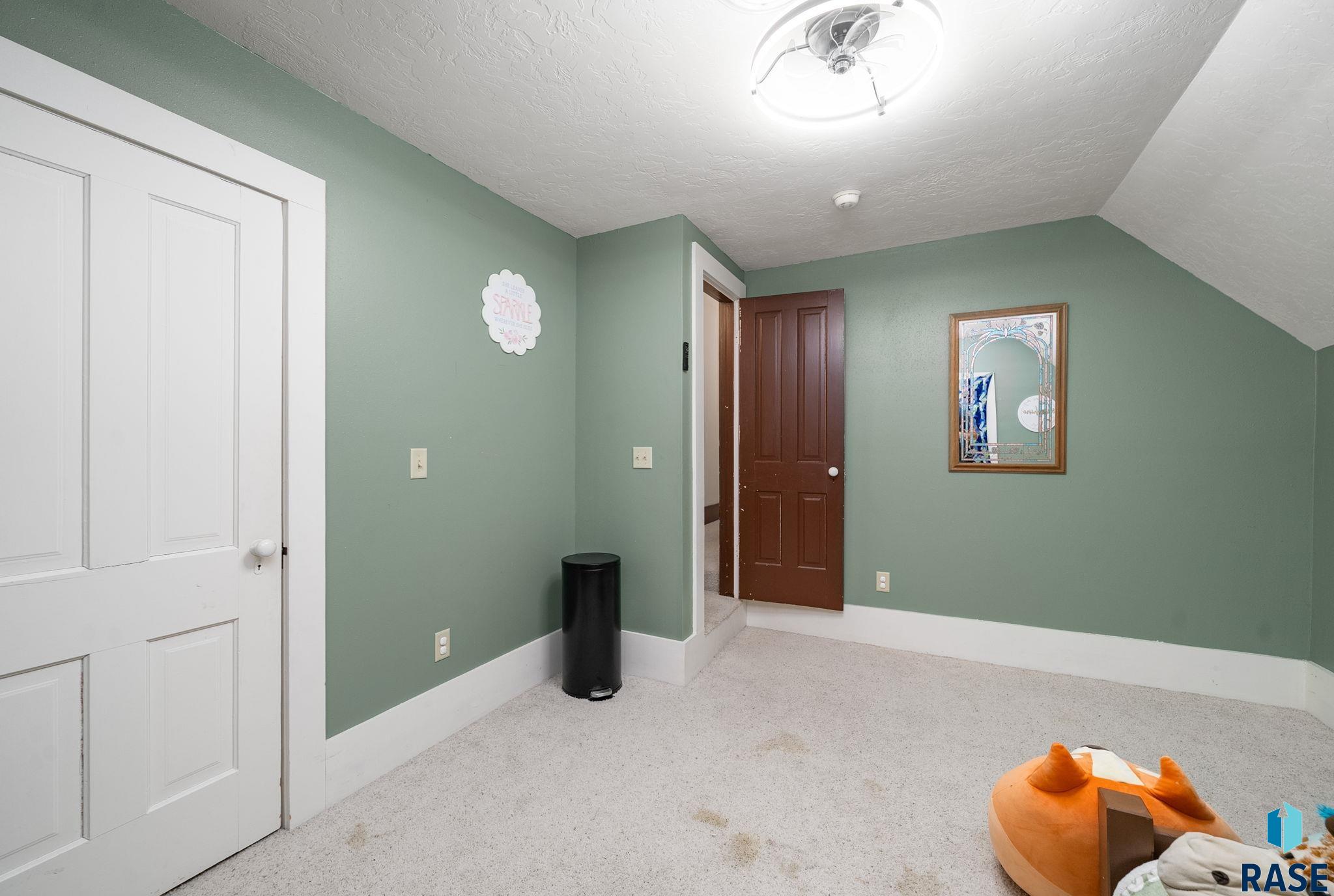 389 Walnut Ave