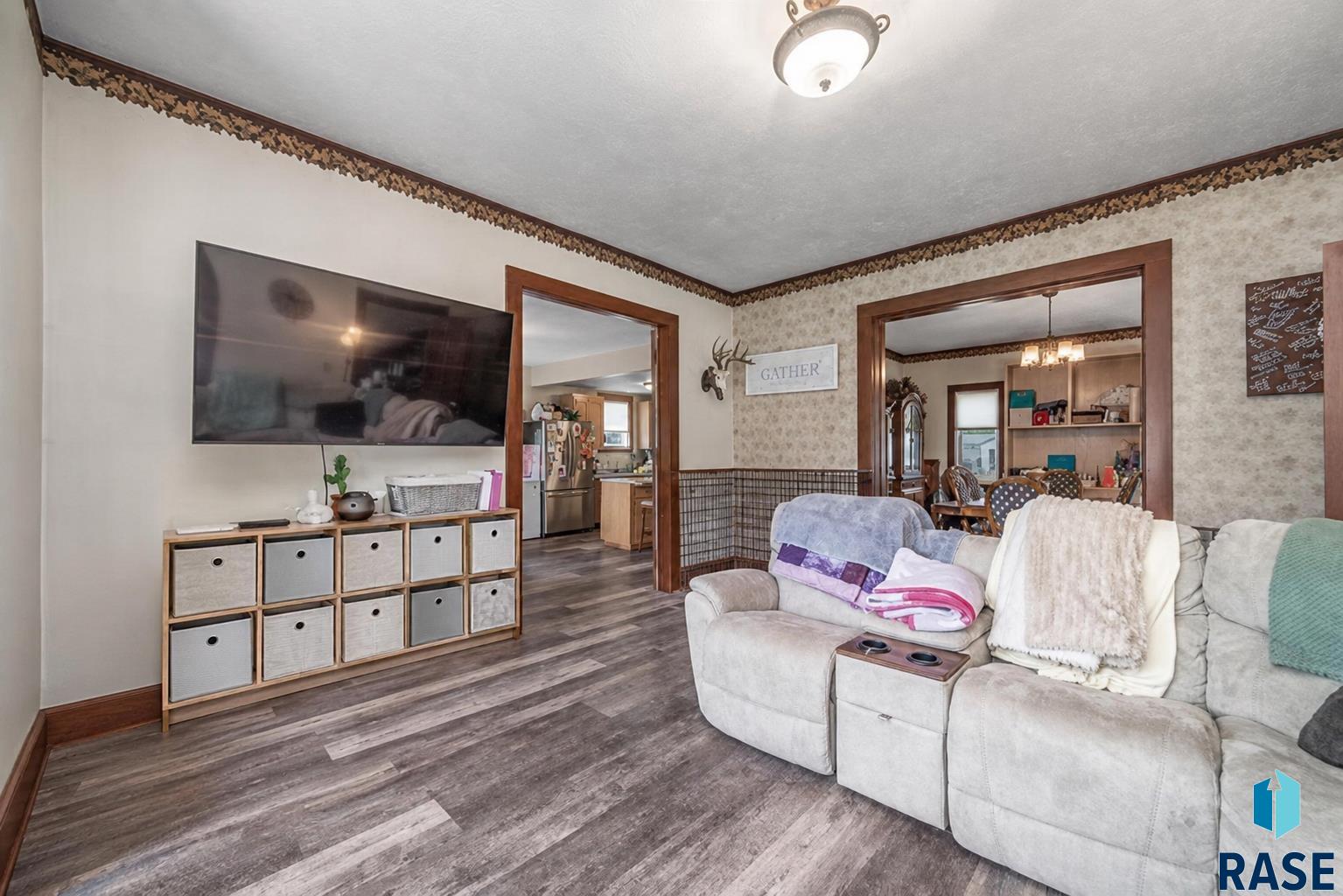 389 Walnut Ave