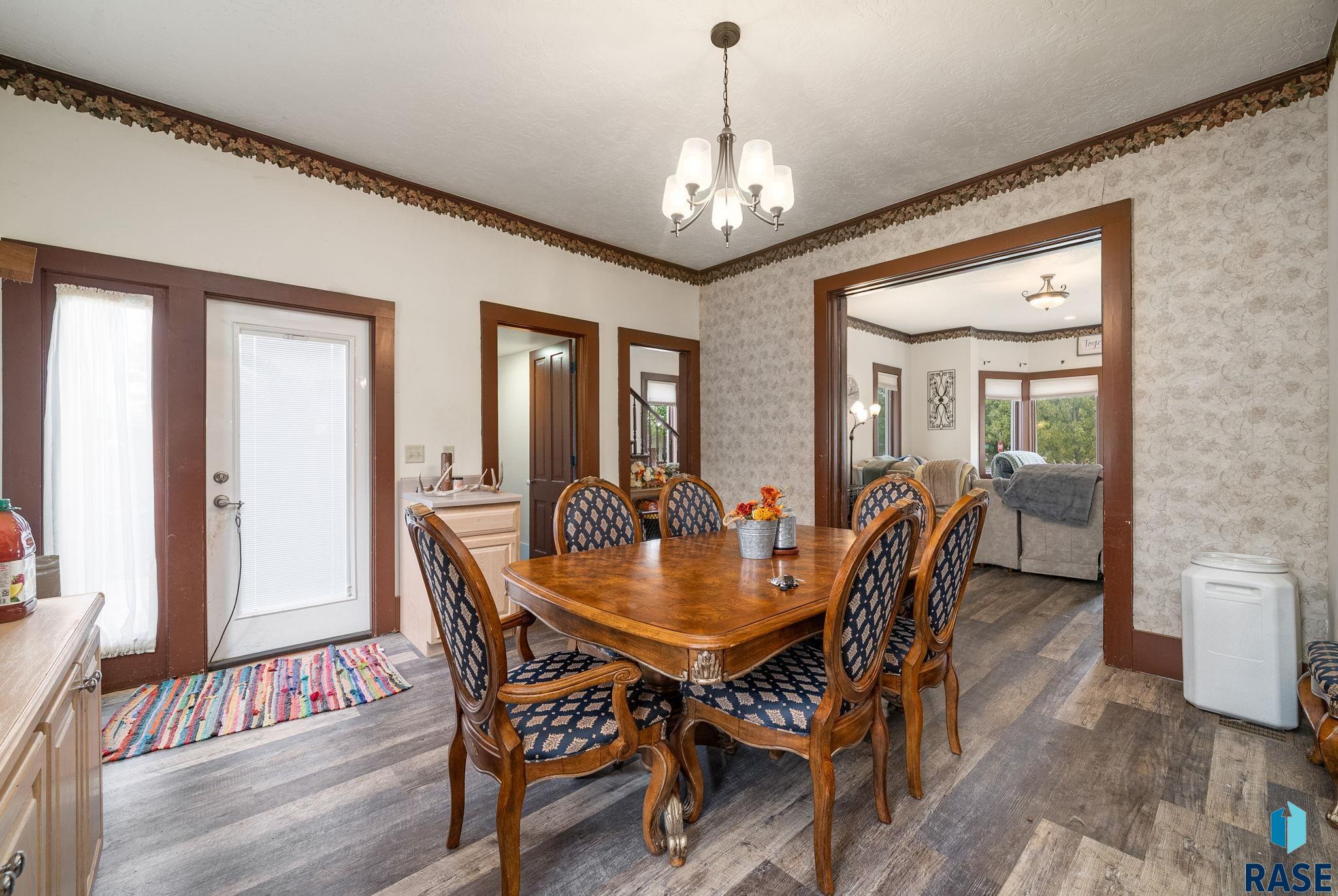 389 Walnut Ave