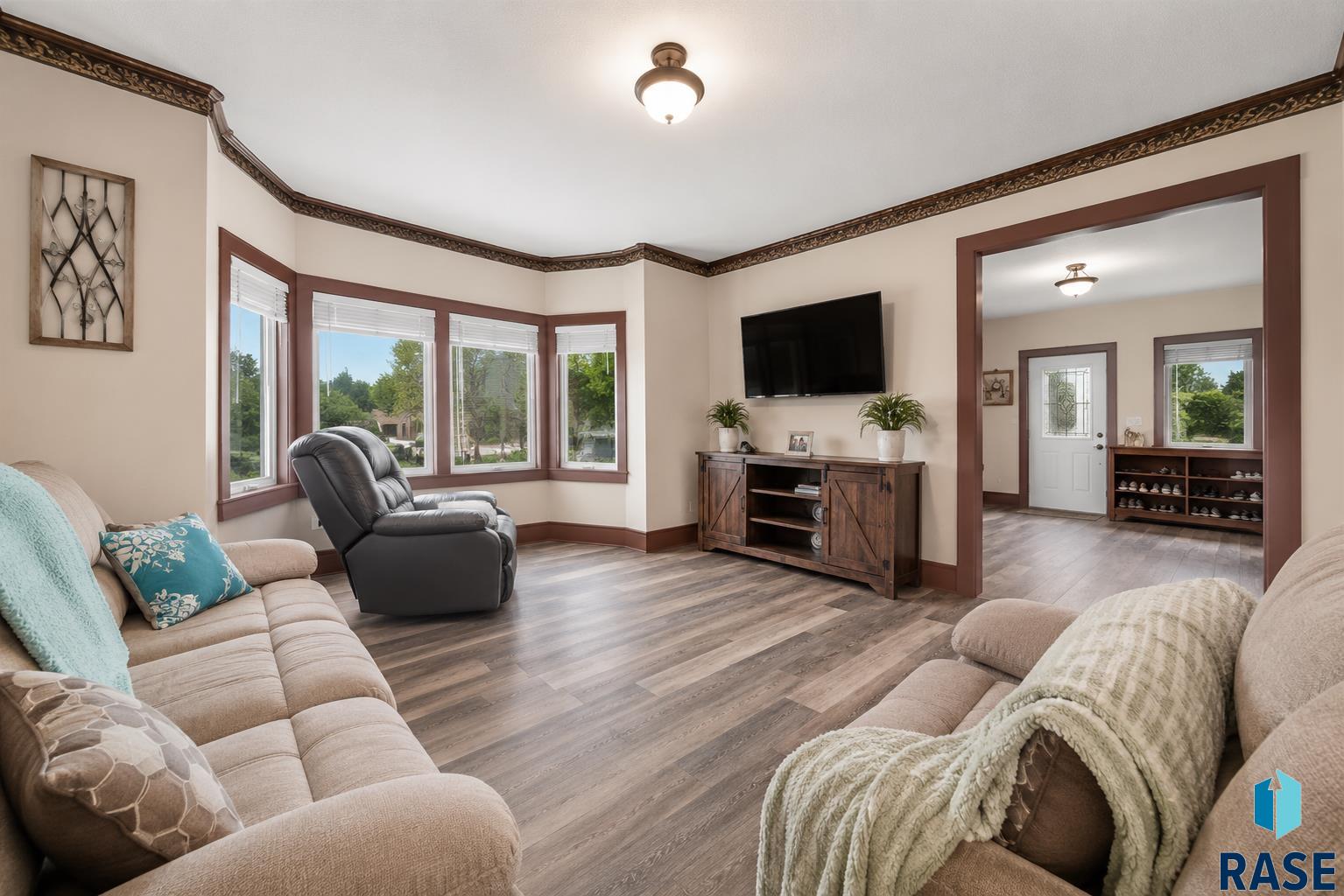 389 Walnut Ave