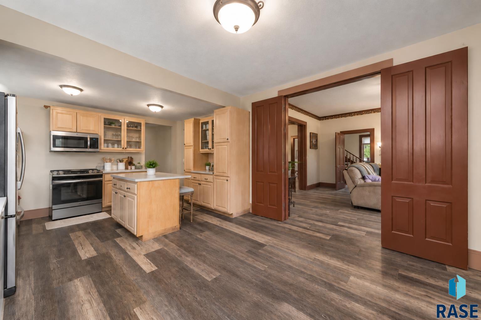 389 Walnut Ave
