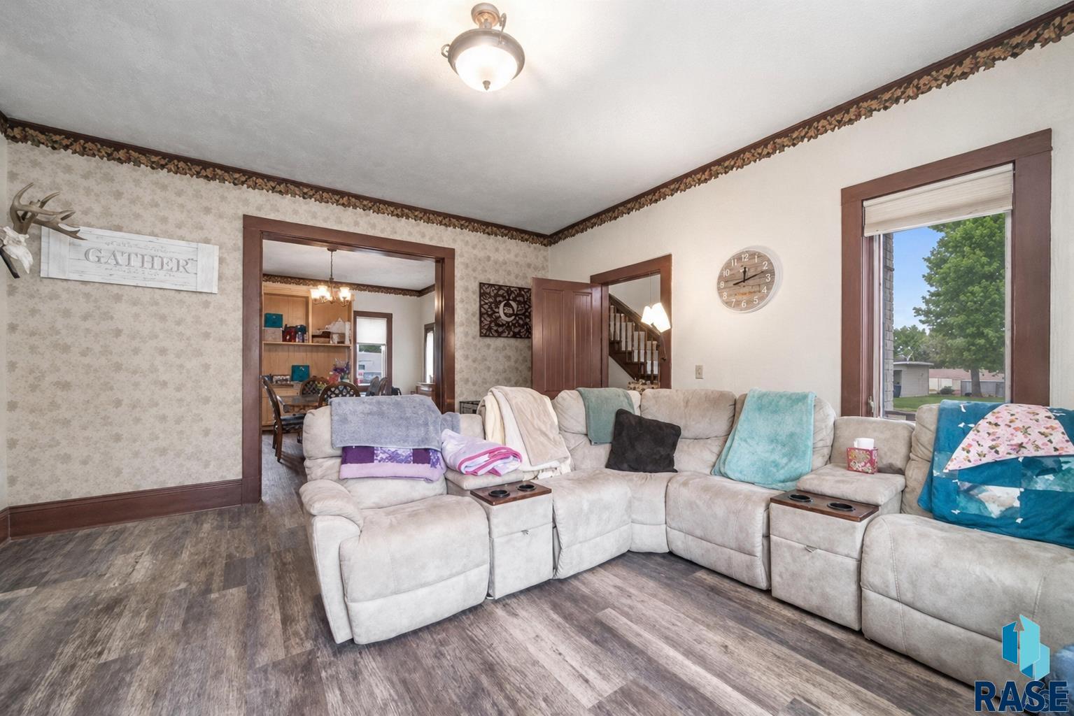 389 Walnut Ave