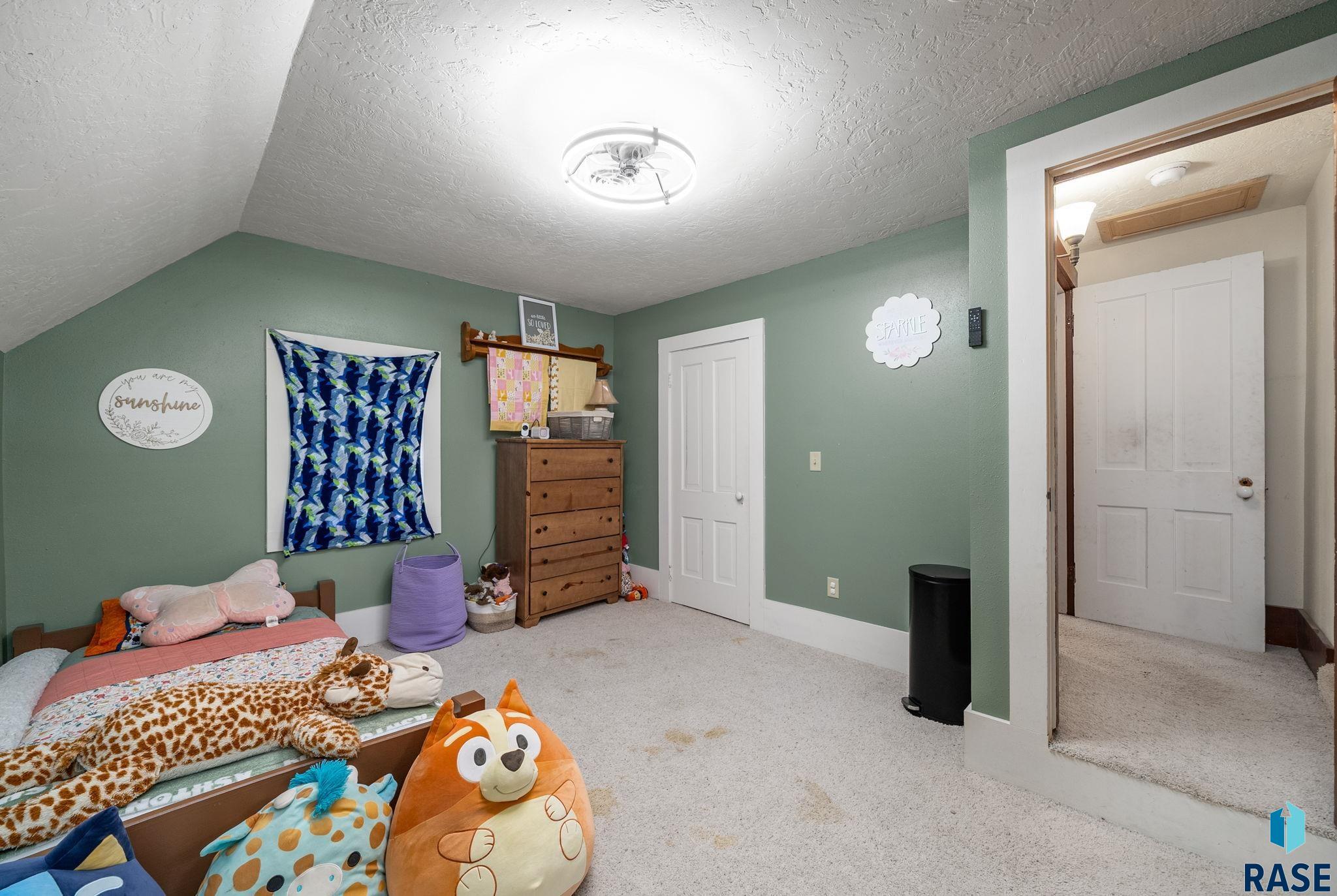 389 Walnut Ave