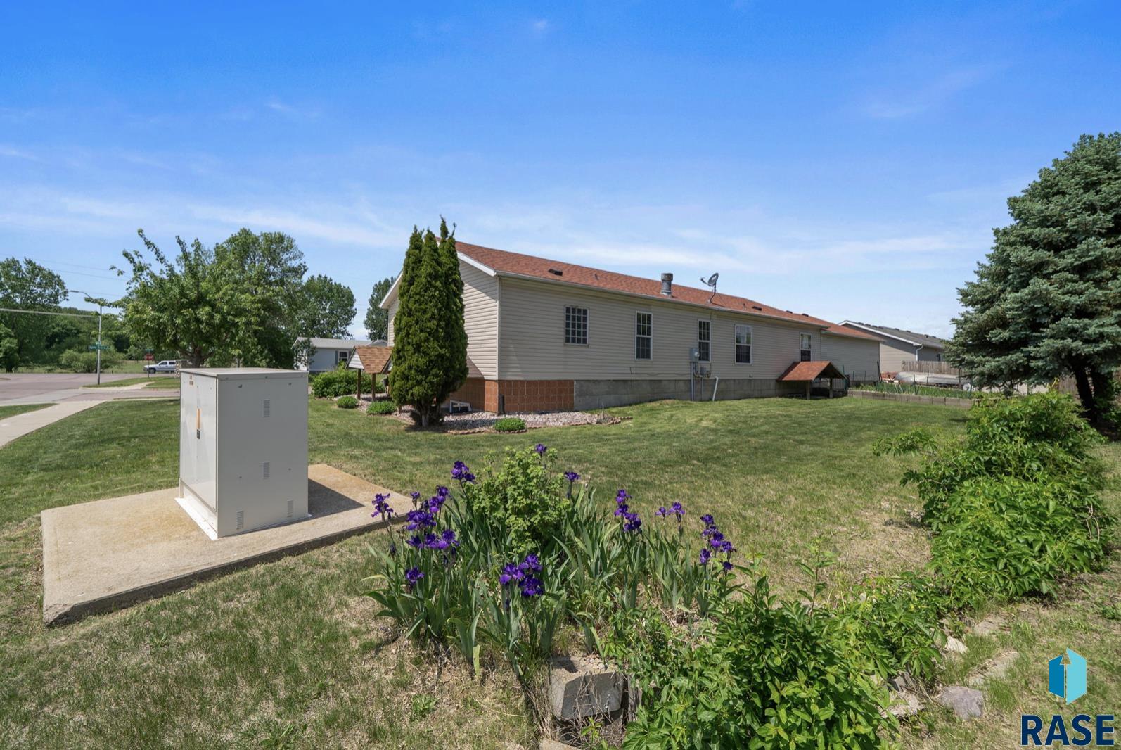 2500 N Lyme Grass Ave