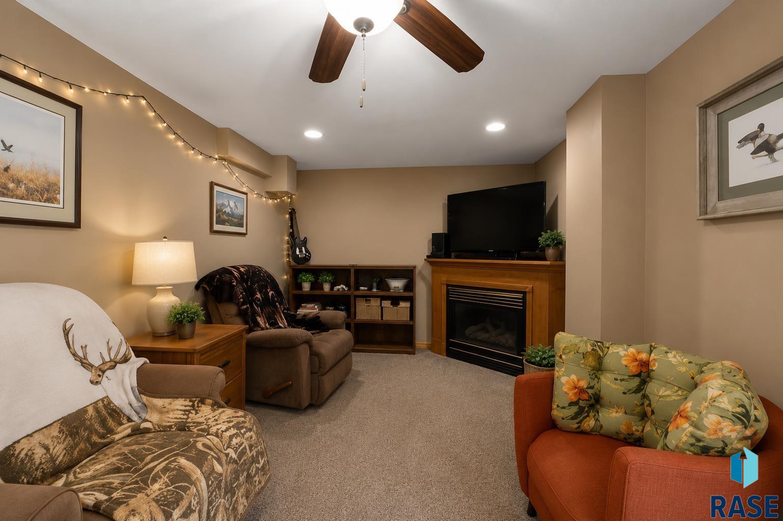 2104 E Tricia Ln