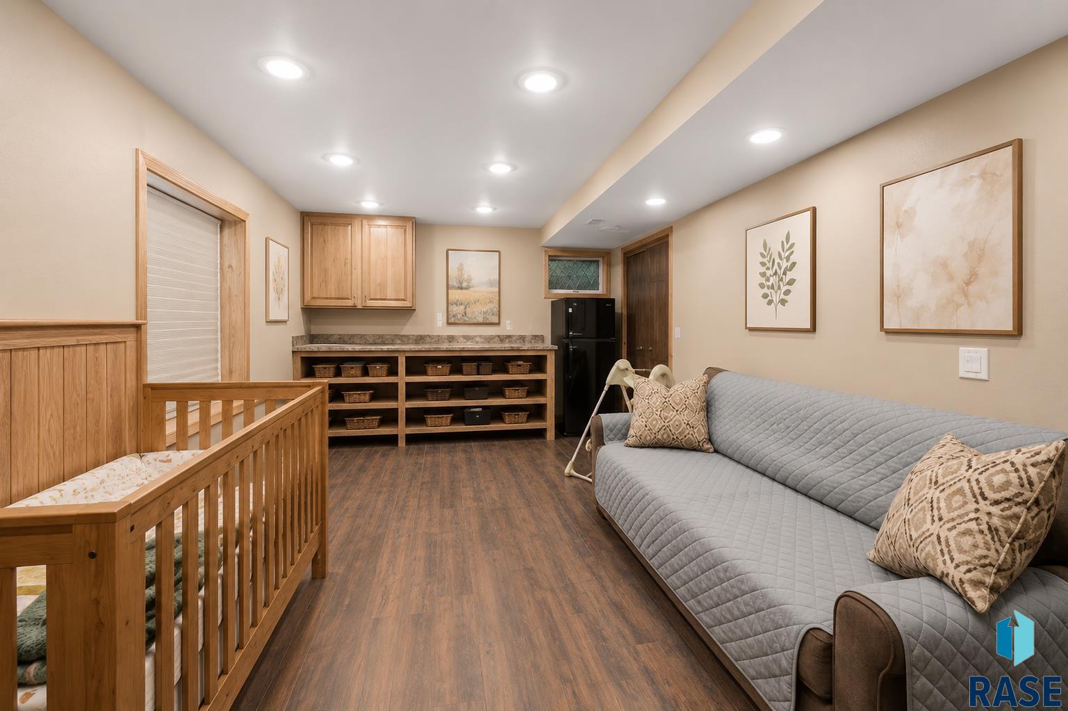 2104 E Tricia Ln