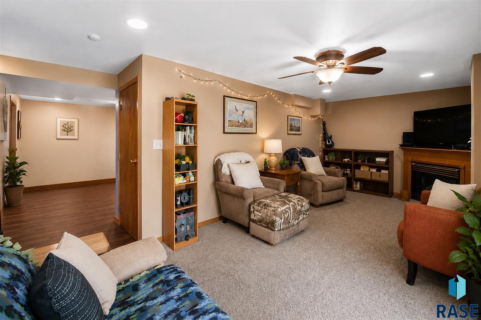 2104 E Tricia Ln