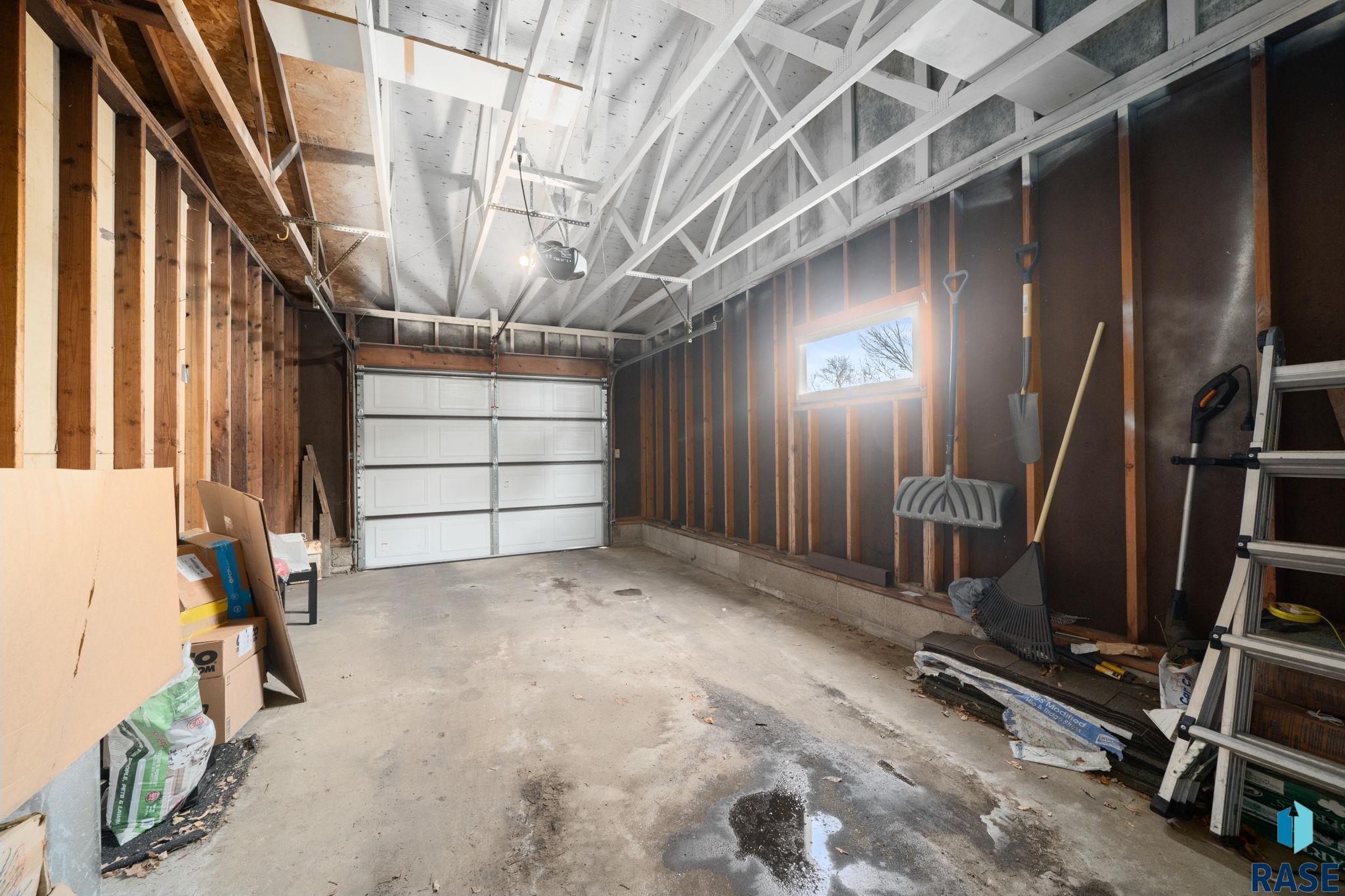 2427 S Center Ave