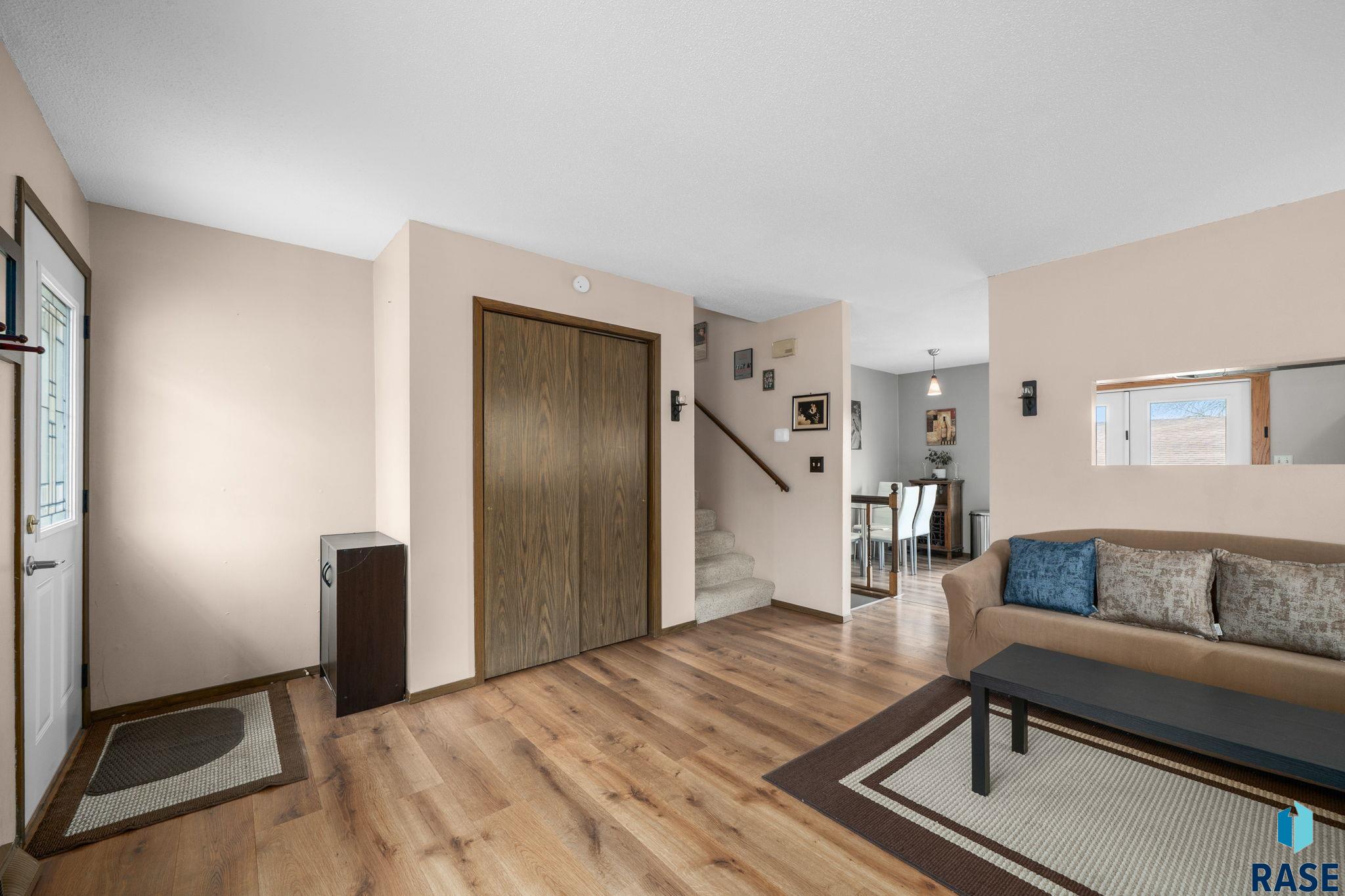2427 S Center Ave
