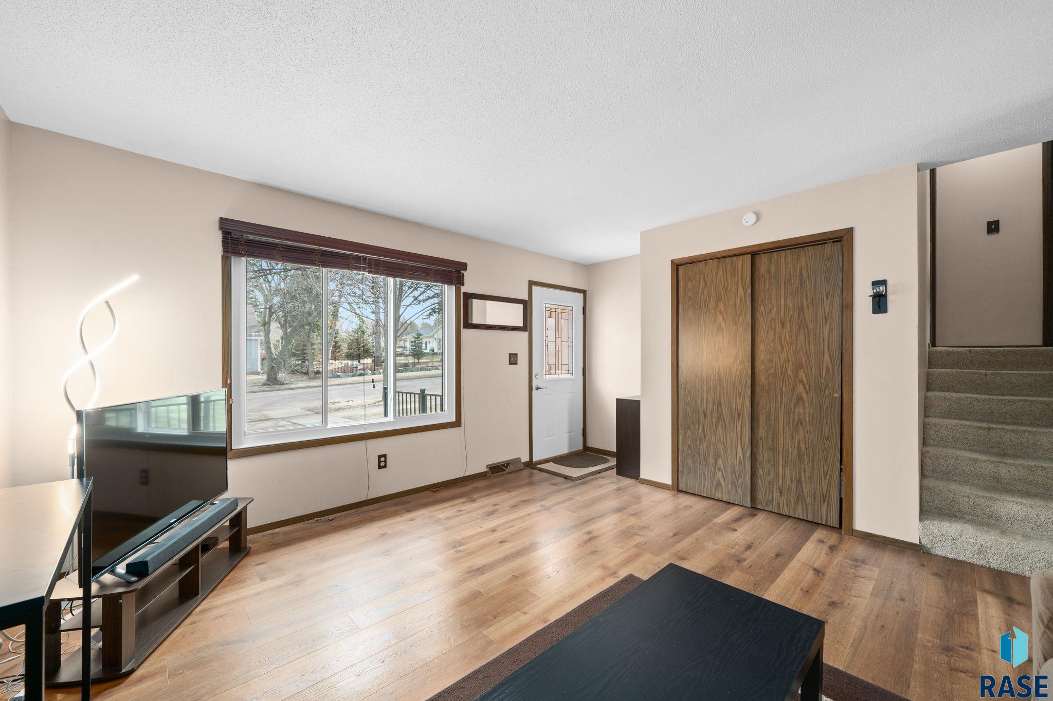 2427 S Center Ave