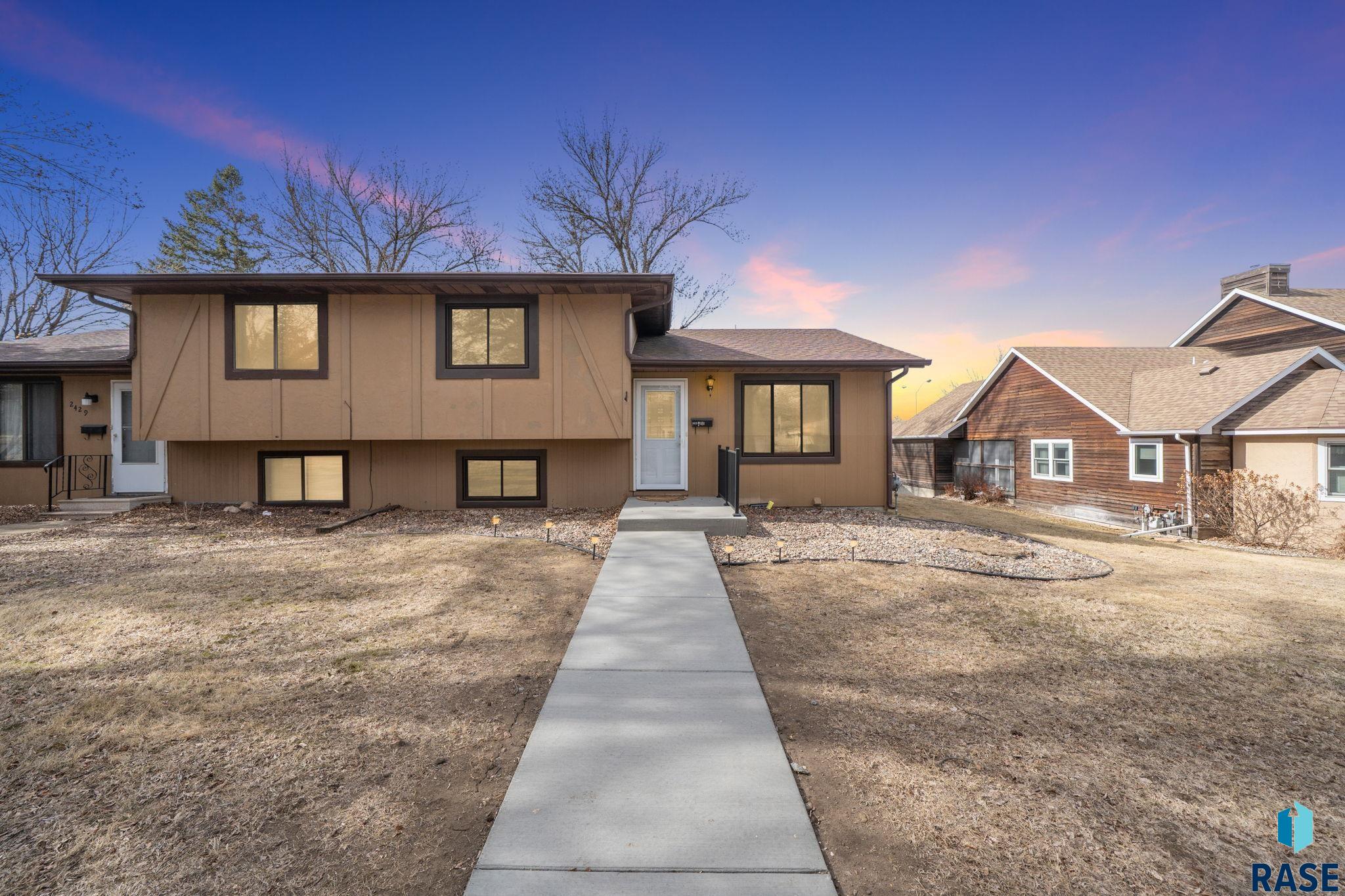 2427 S Center Ave