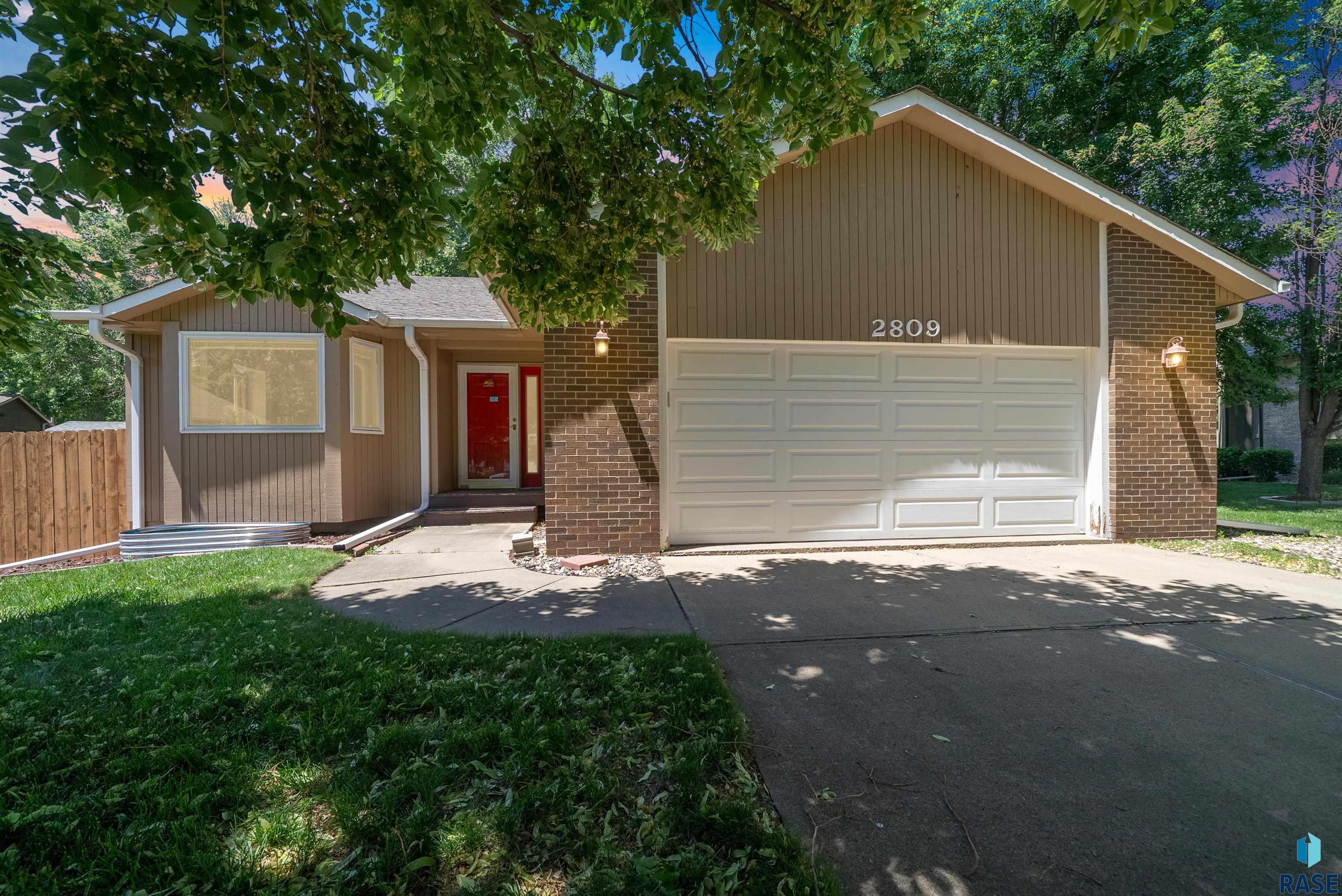 2809 S Whetstone Cir