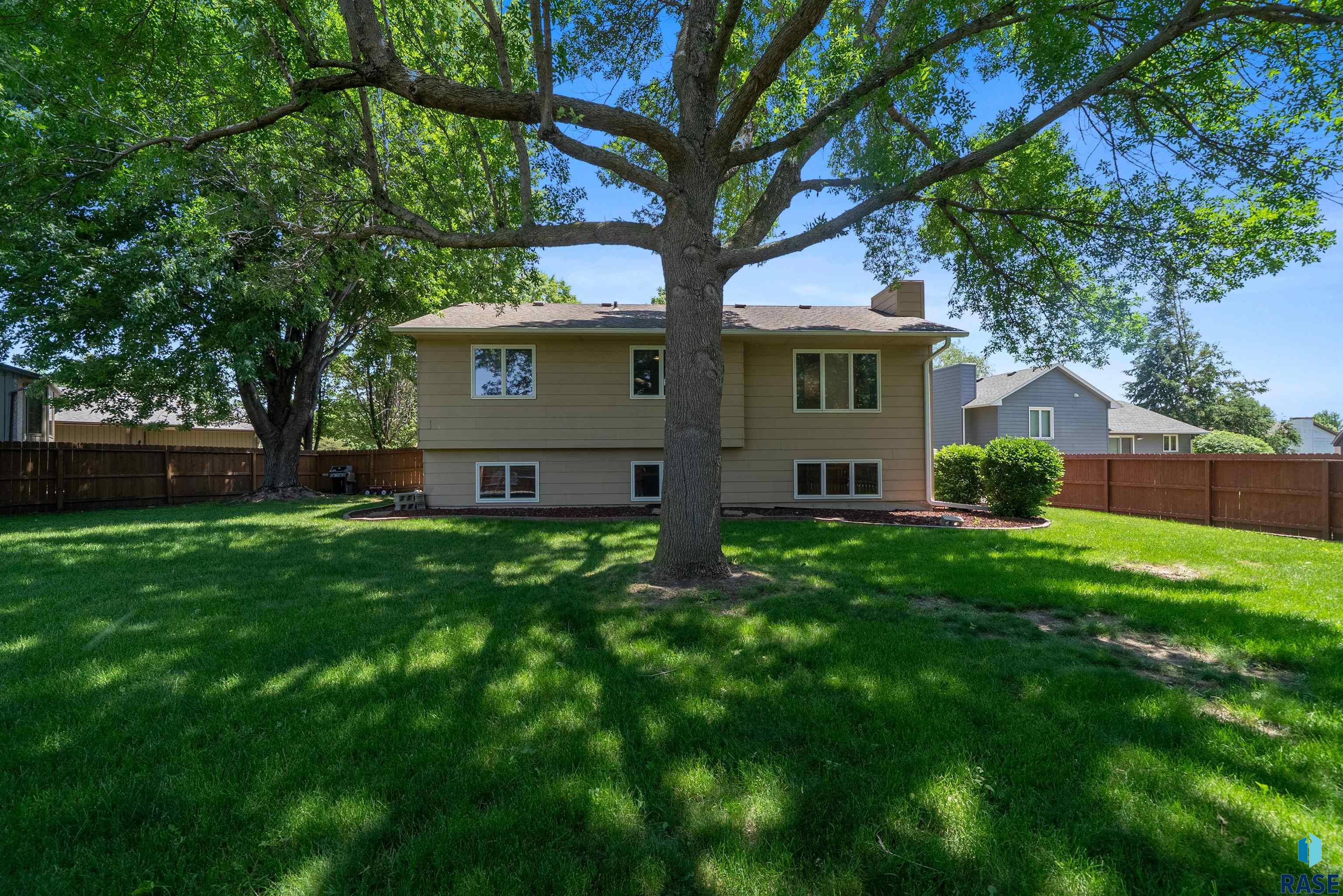 2809 S Whetstone Cir