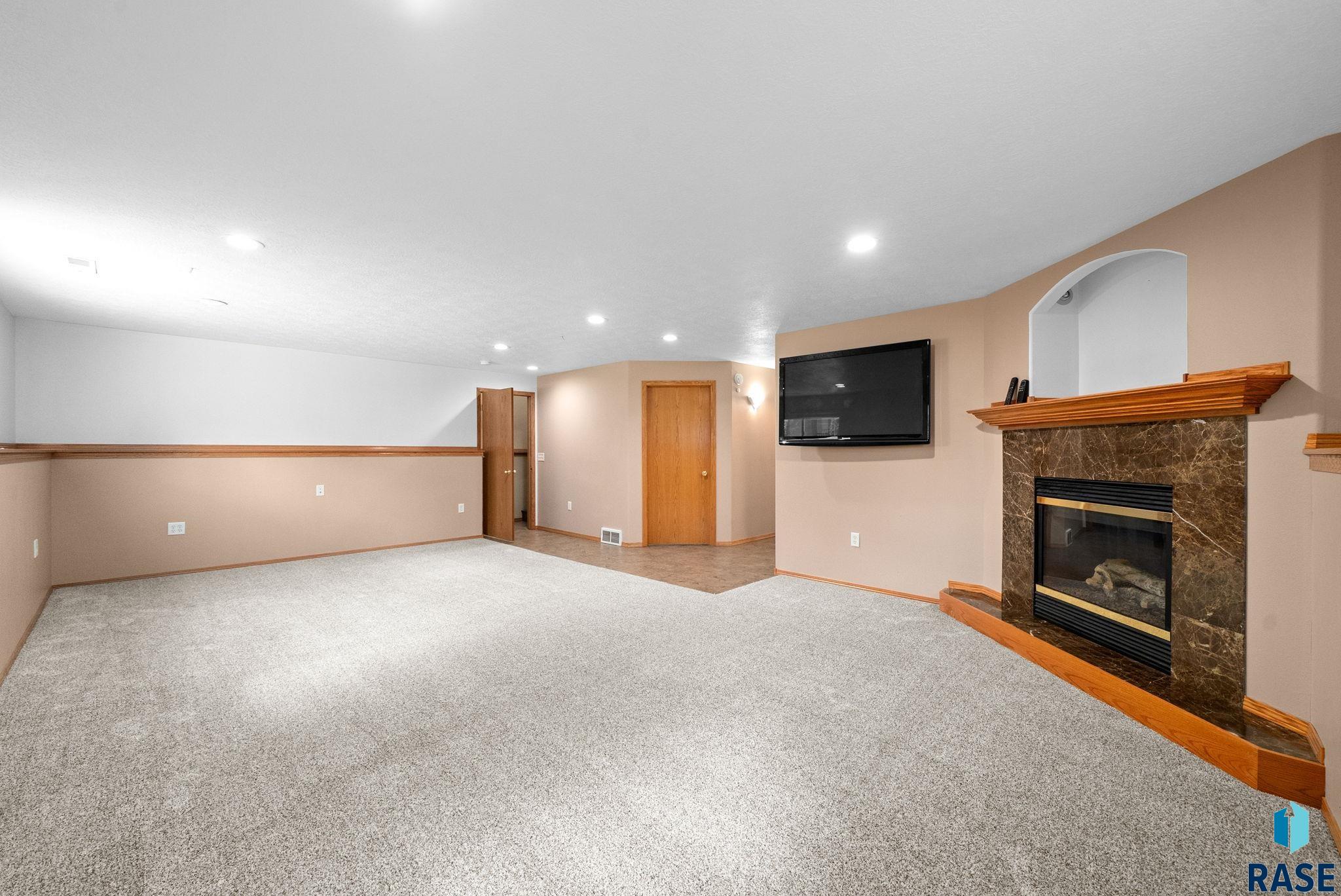 2004 E Briar Den Ct