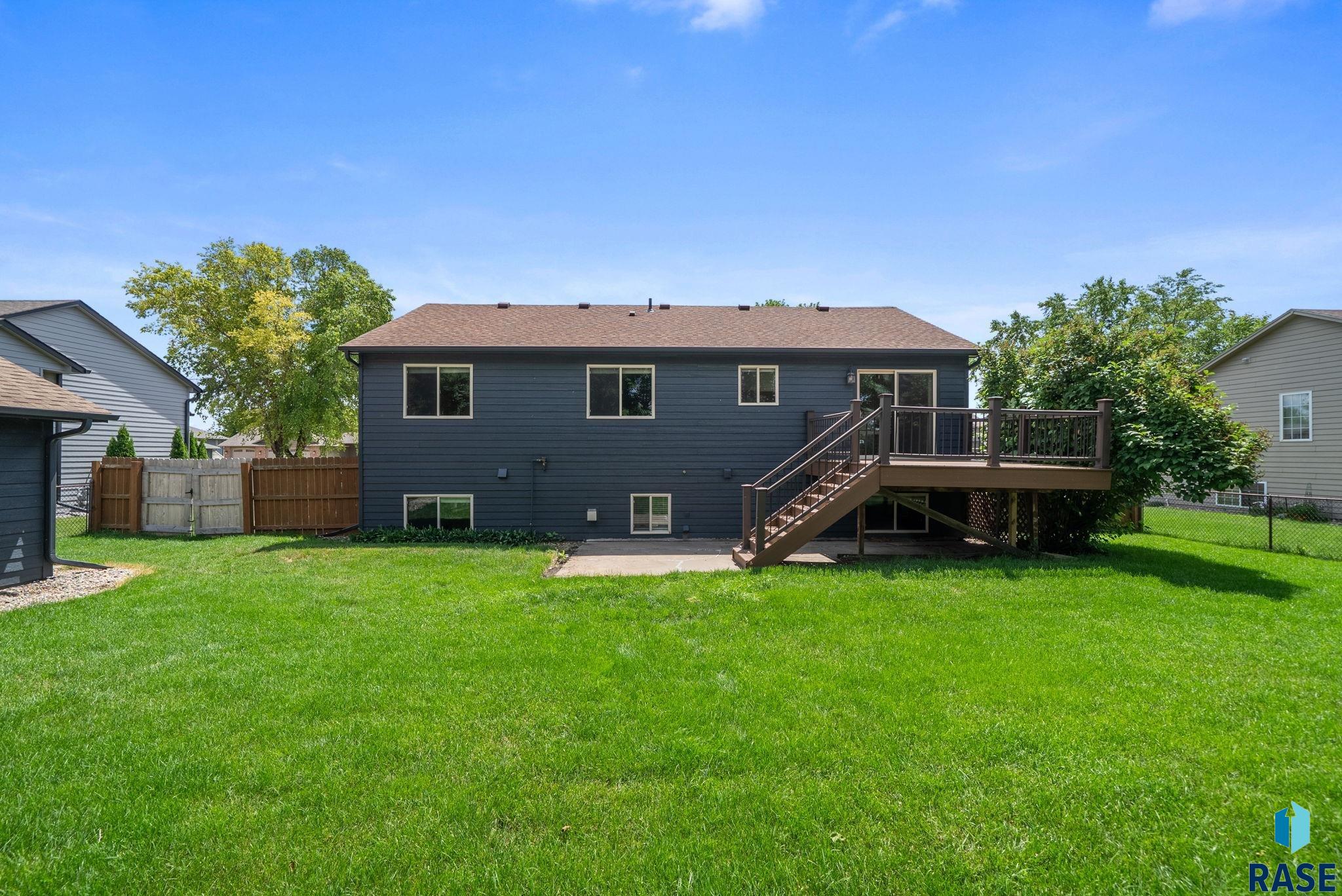2004 E Briar Den Ct