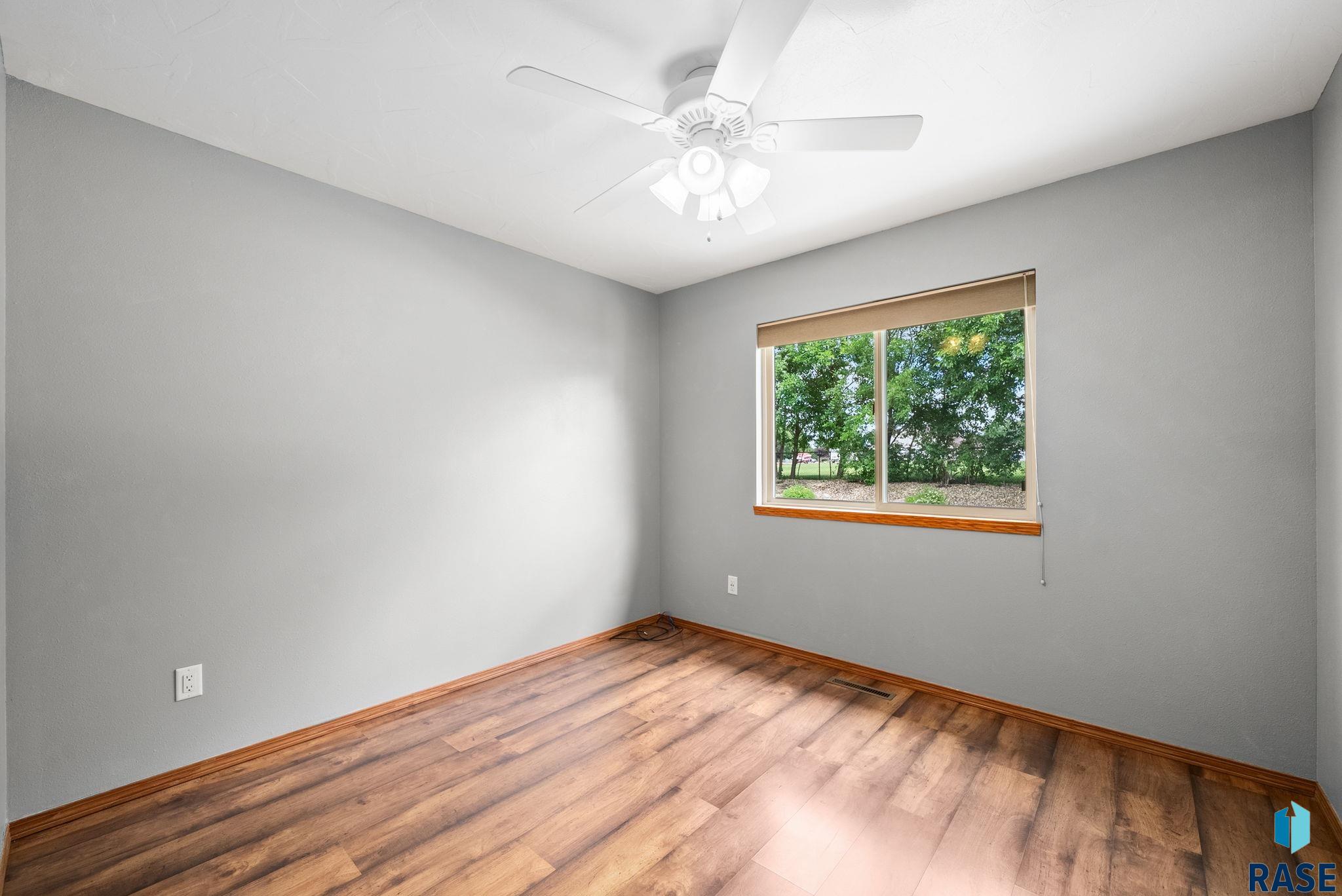 2004 E Briar Den Ct