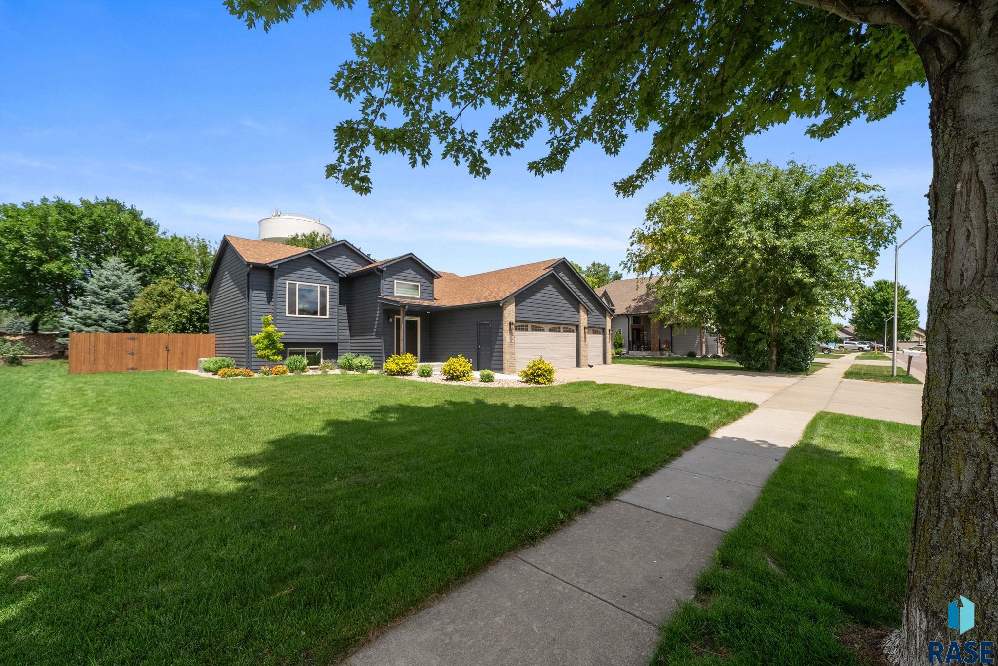 2004 E Briar Den Ct