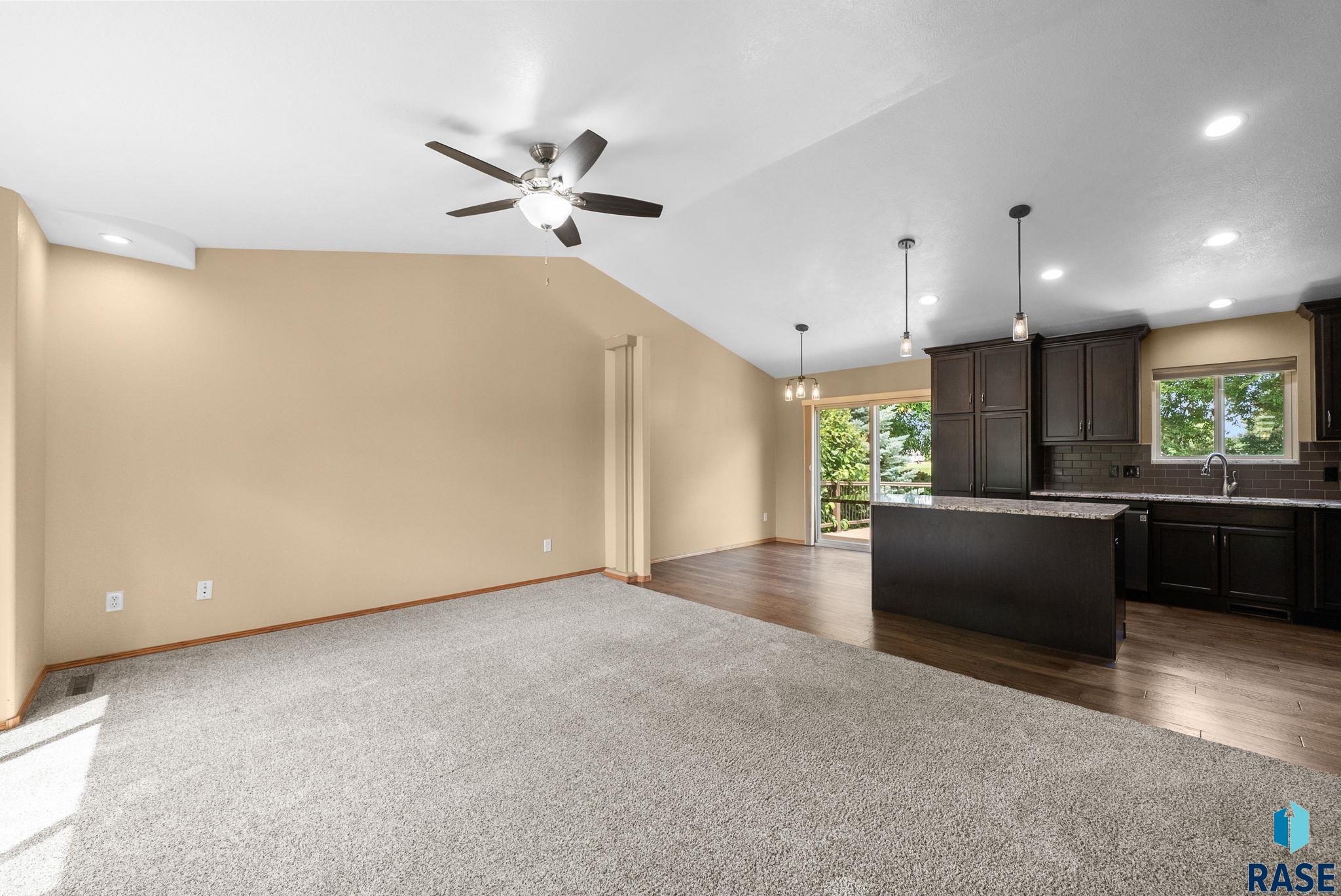 2004 E Briar Den Ct