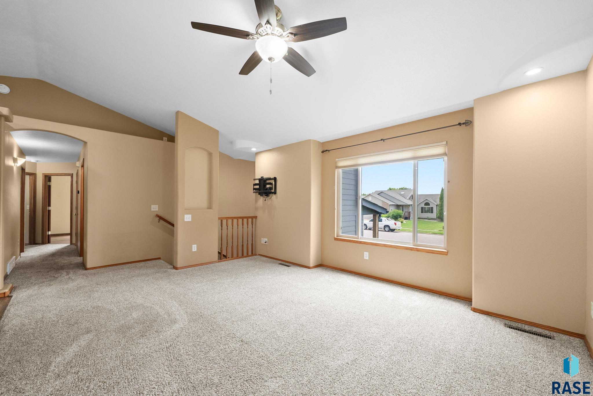 2004 E Briar Den Ct