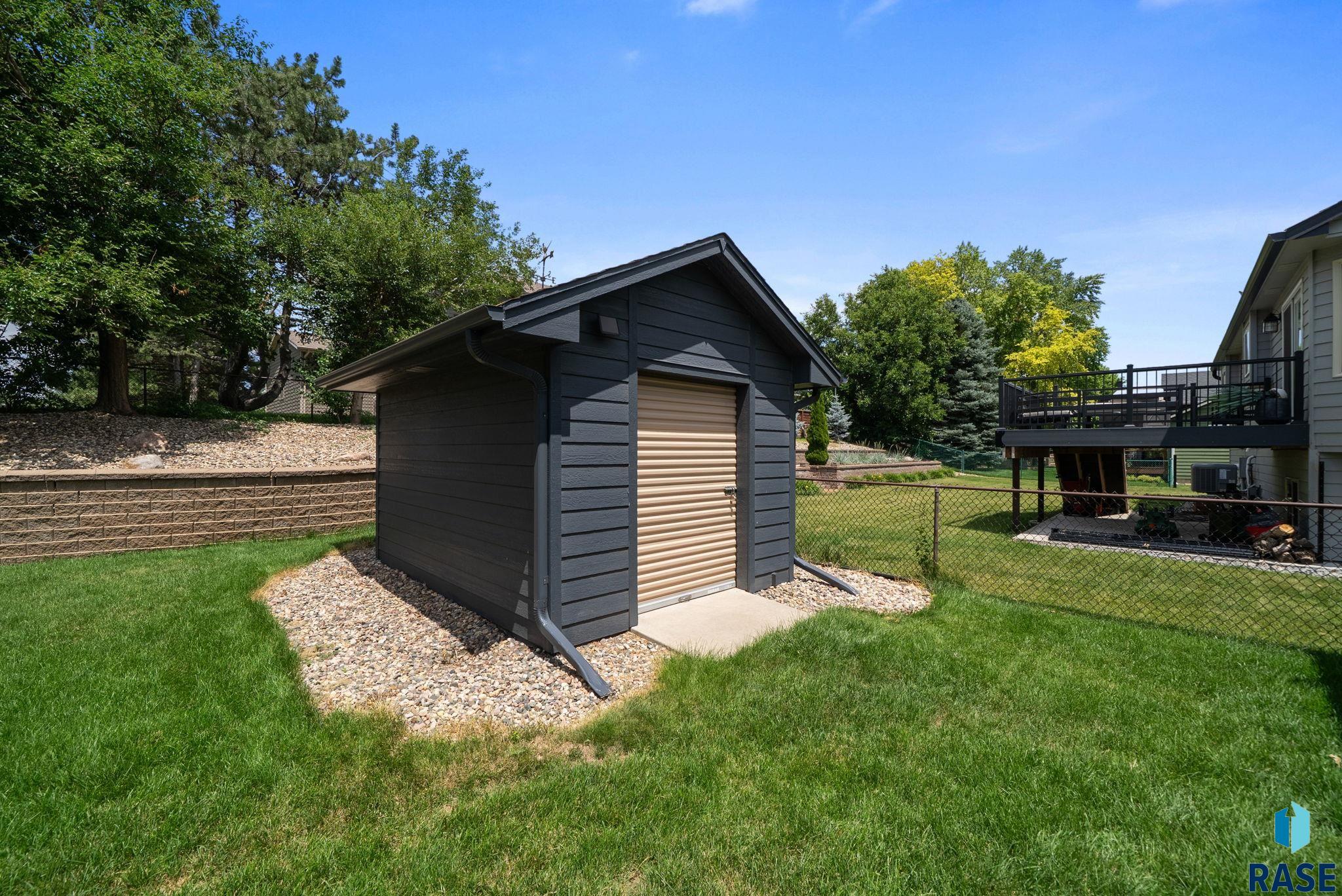 2004 E Briar Den Ct