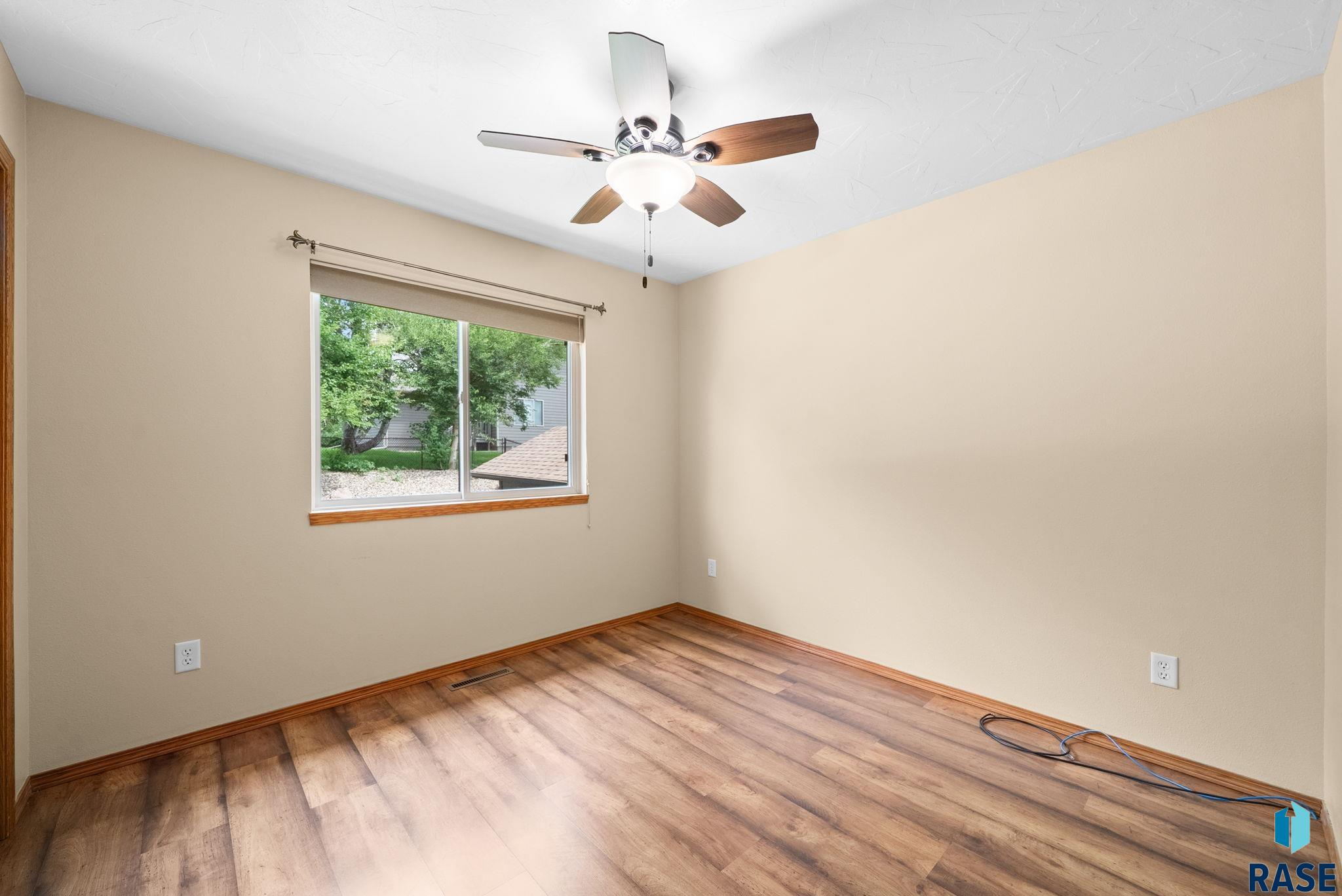 2004 E Briar Den Ct