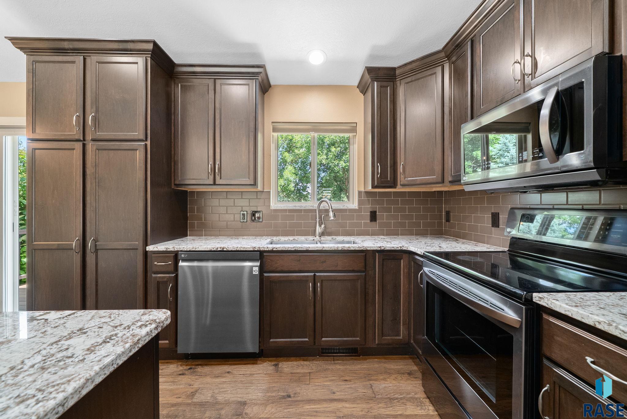 2004 E Briar Den Ct